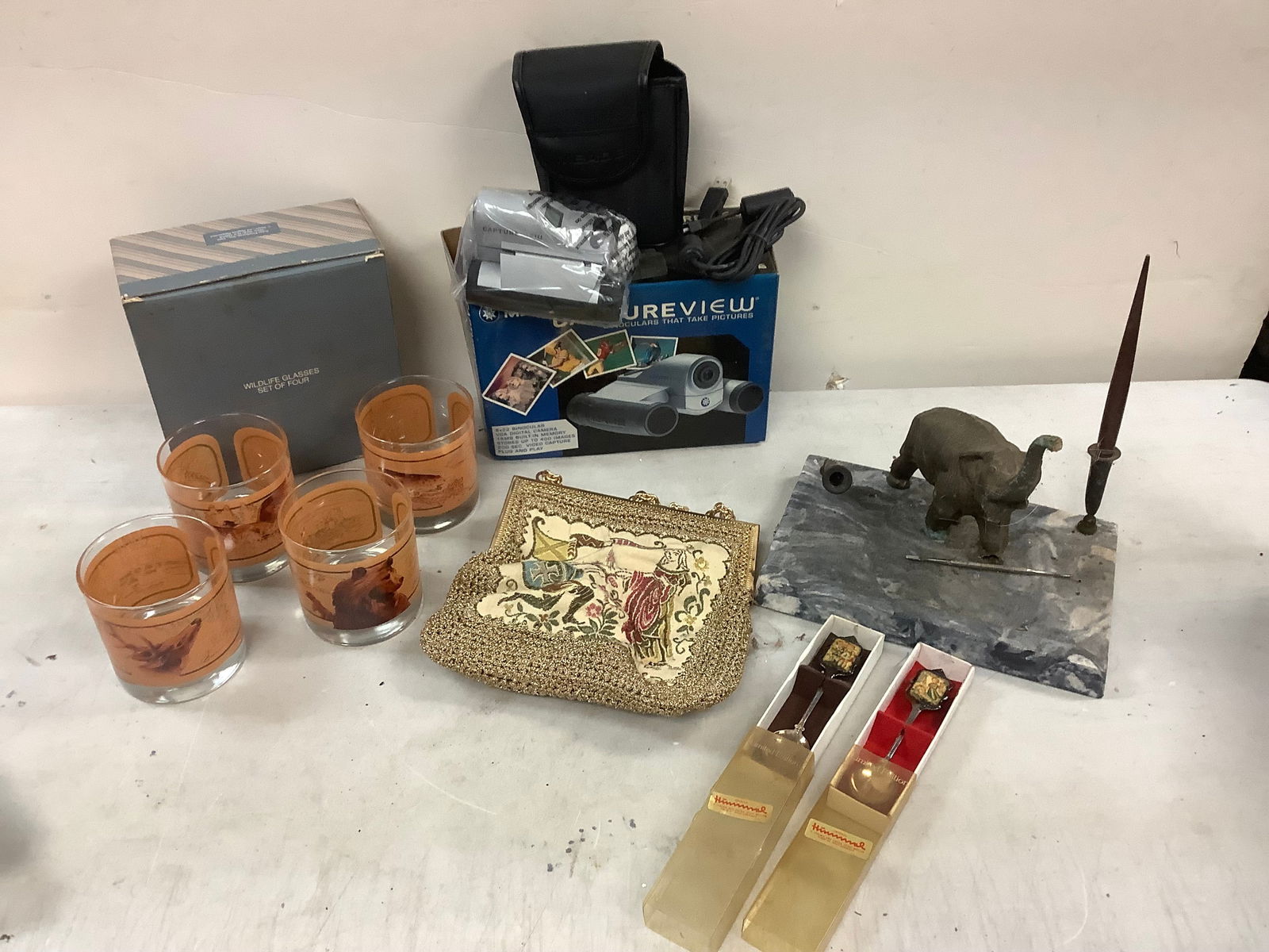 Lot of capture view binoculars, limited edition HUMMEL spoons, Wildlife glasses and more (1 of 1)