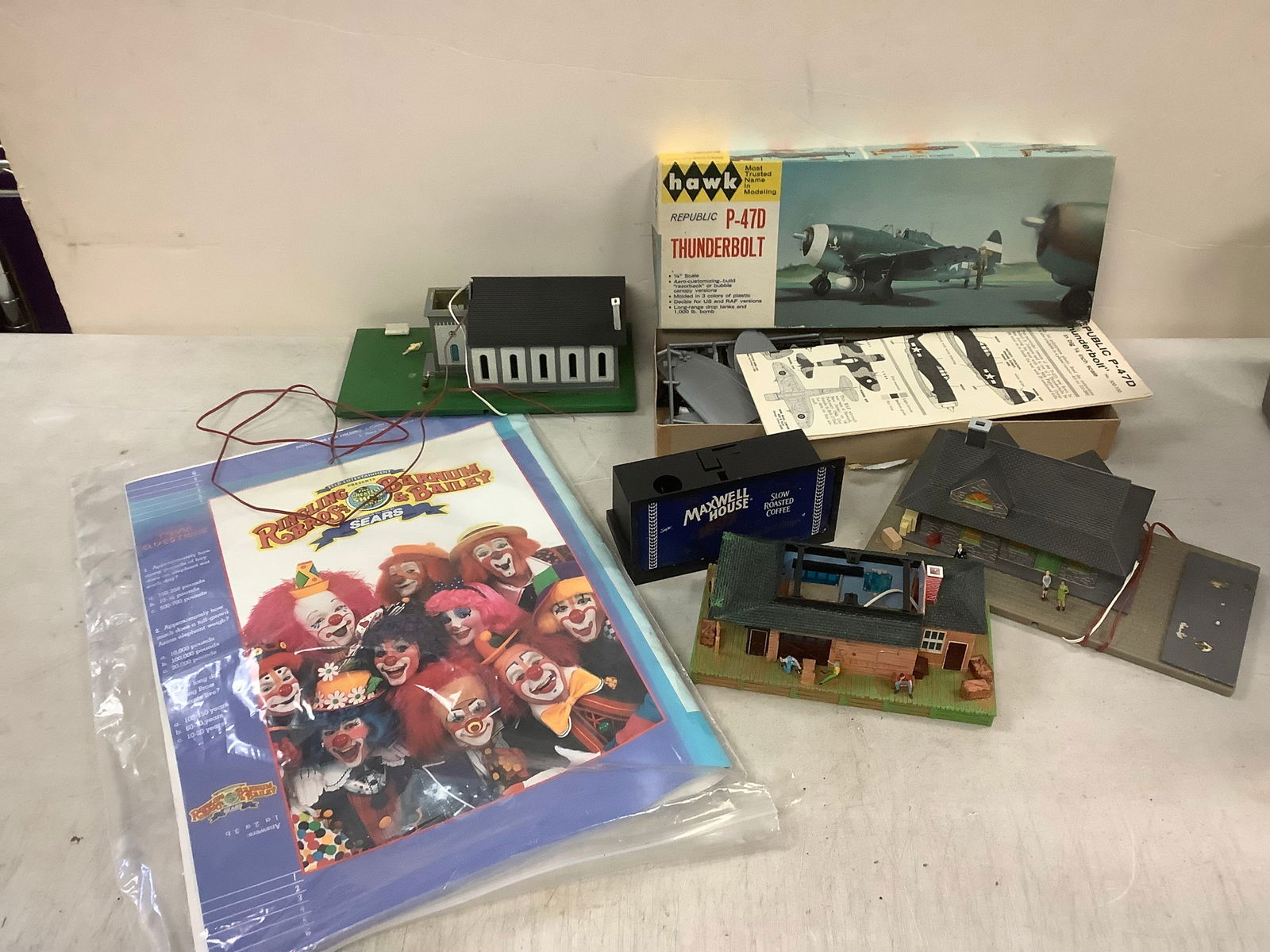 Lot of Unsealed House Tyko Ho-gage Models: Lot of Unsealed House Tyko Ho-gage Models