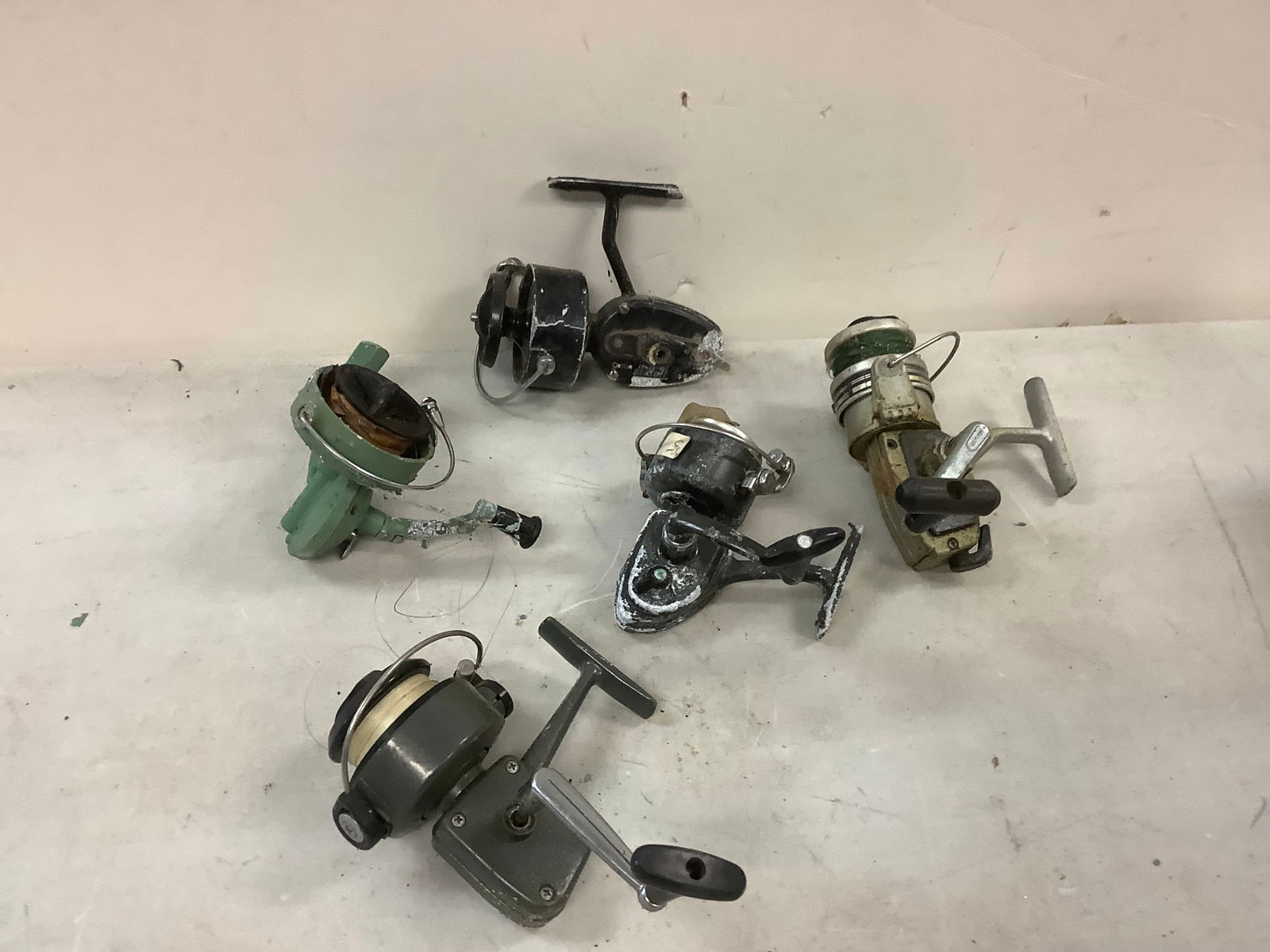 Lot Of Vintage Fishing Reels Auction
