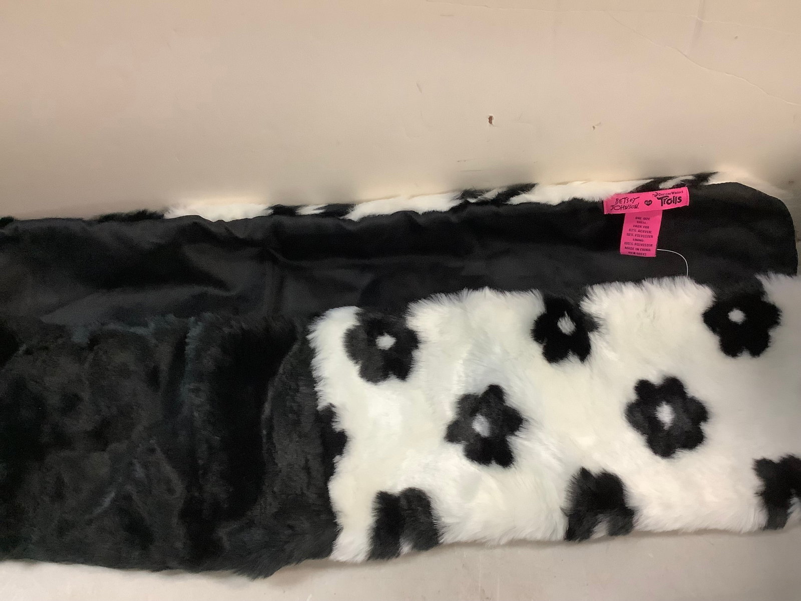 Betsey Johnson Cow scarf: Betsey Johnson Cow scarf