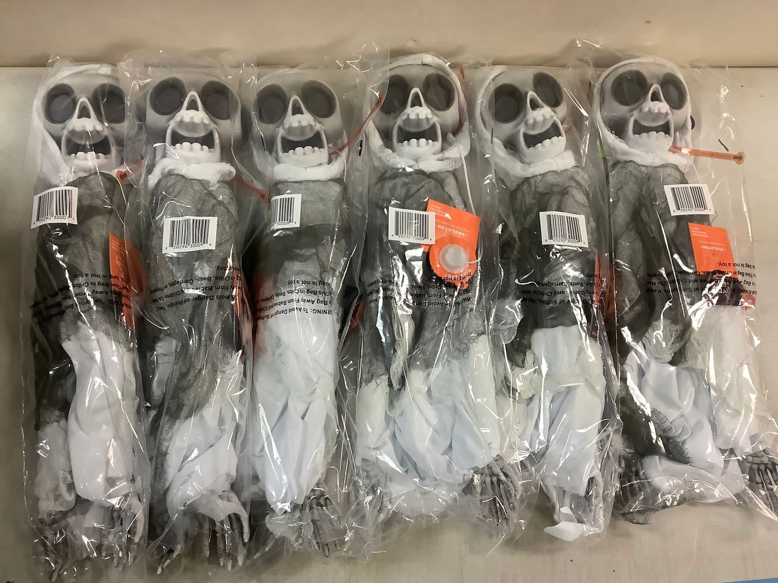 6 Halloween skeleton decorations (1 of 1)