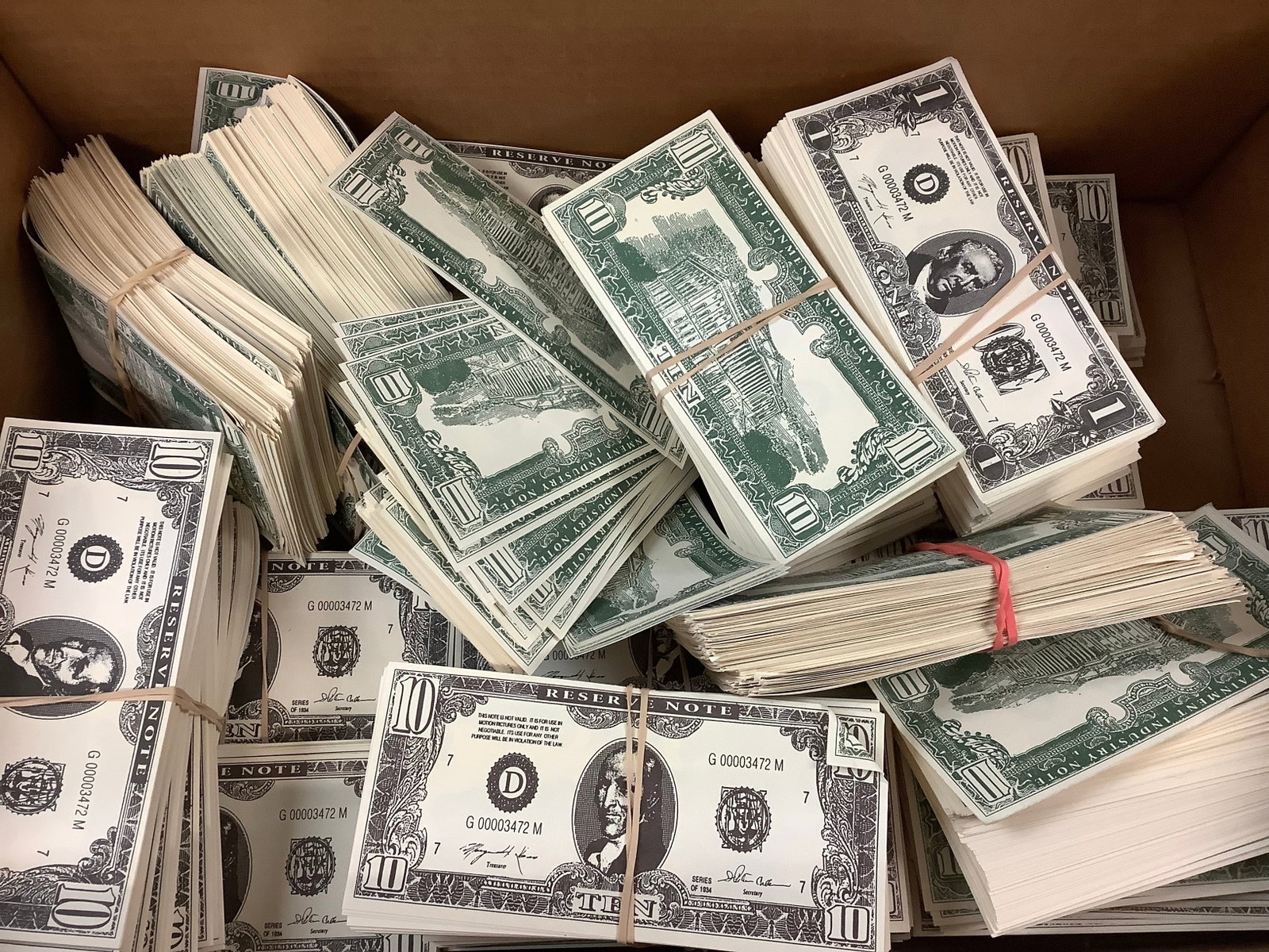Large lot of fake money: Large lot of fake money