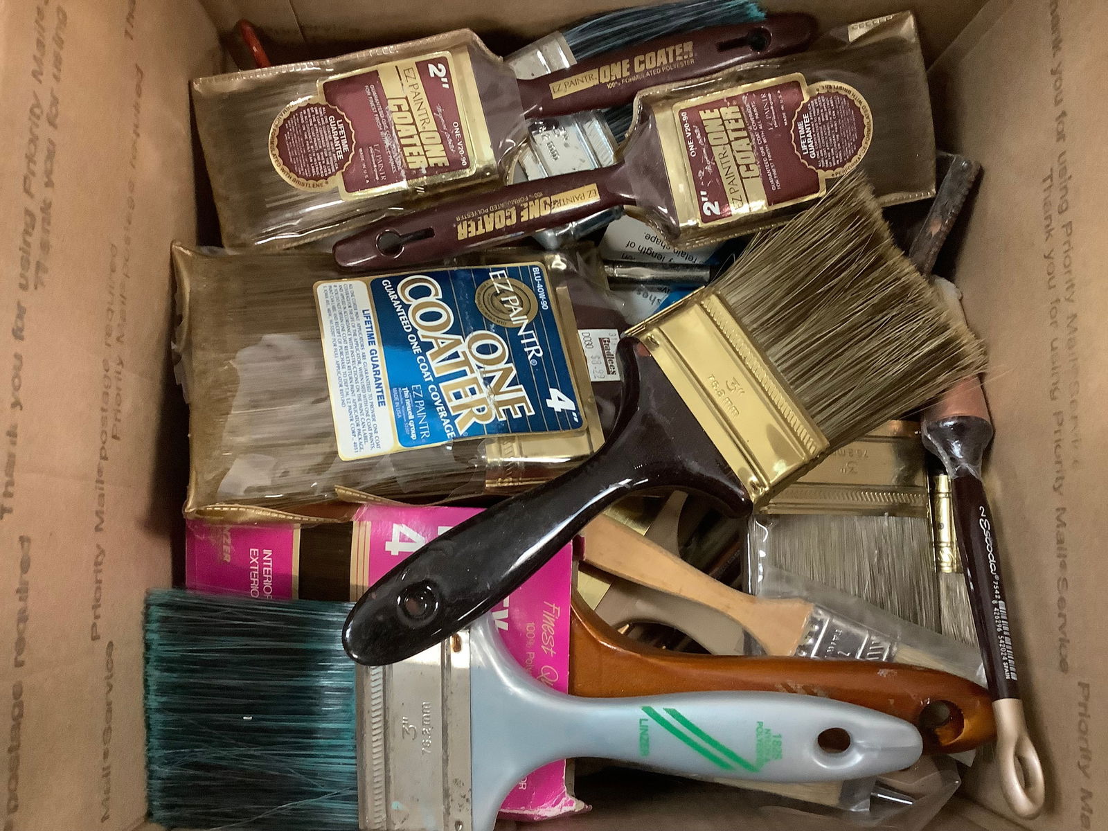 Lot of assorted paint brushes (1 of 1)