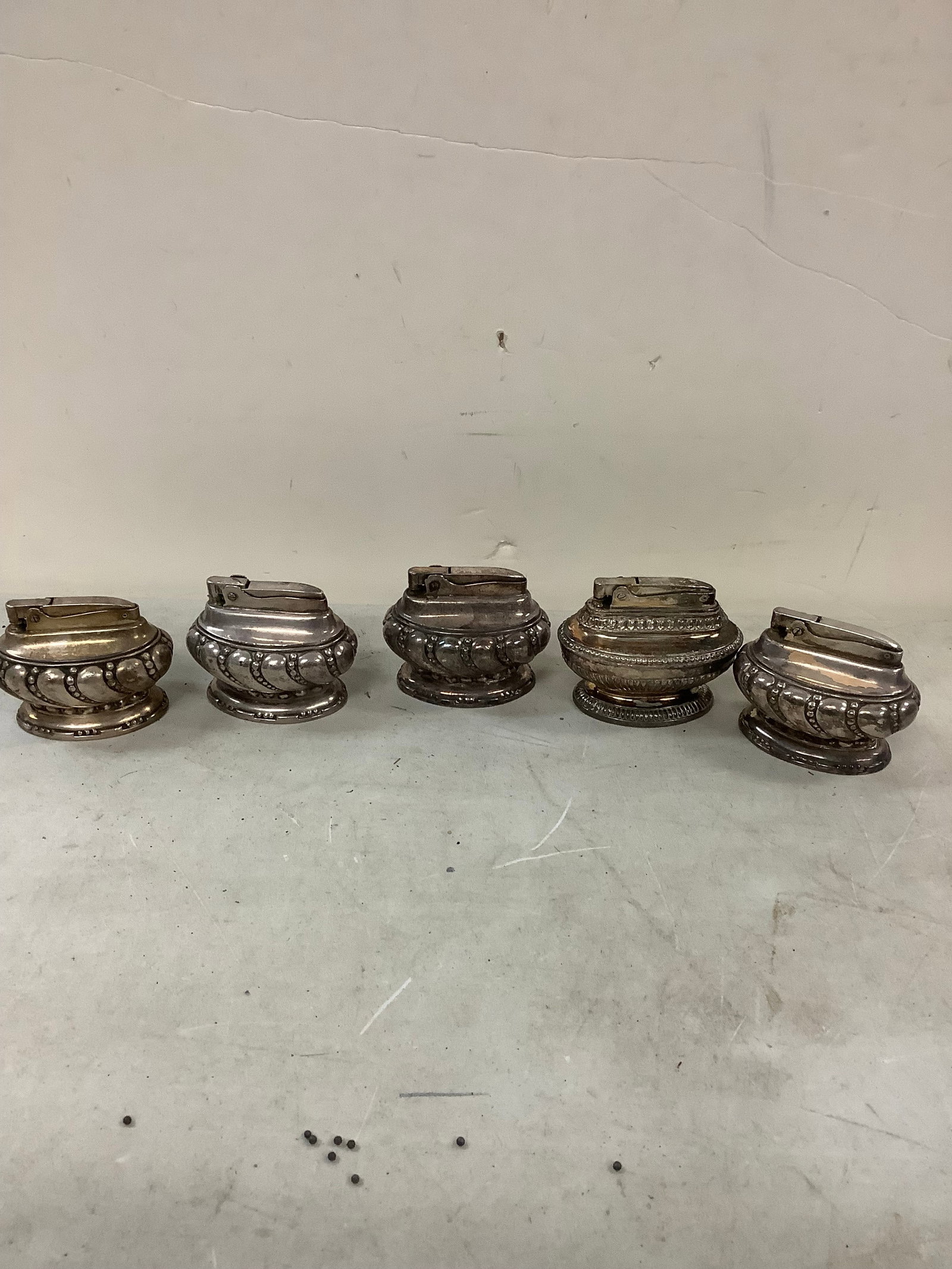 Lot of decorative vintage lighters: Lot of decorative vintage lighters