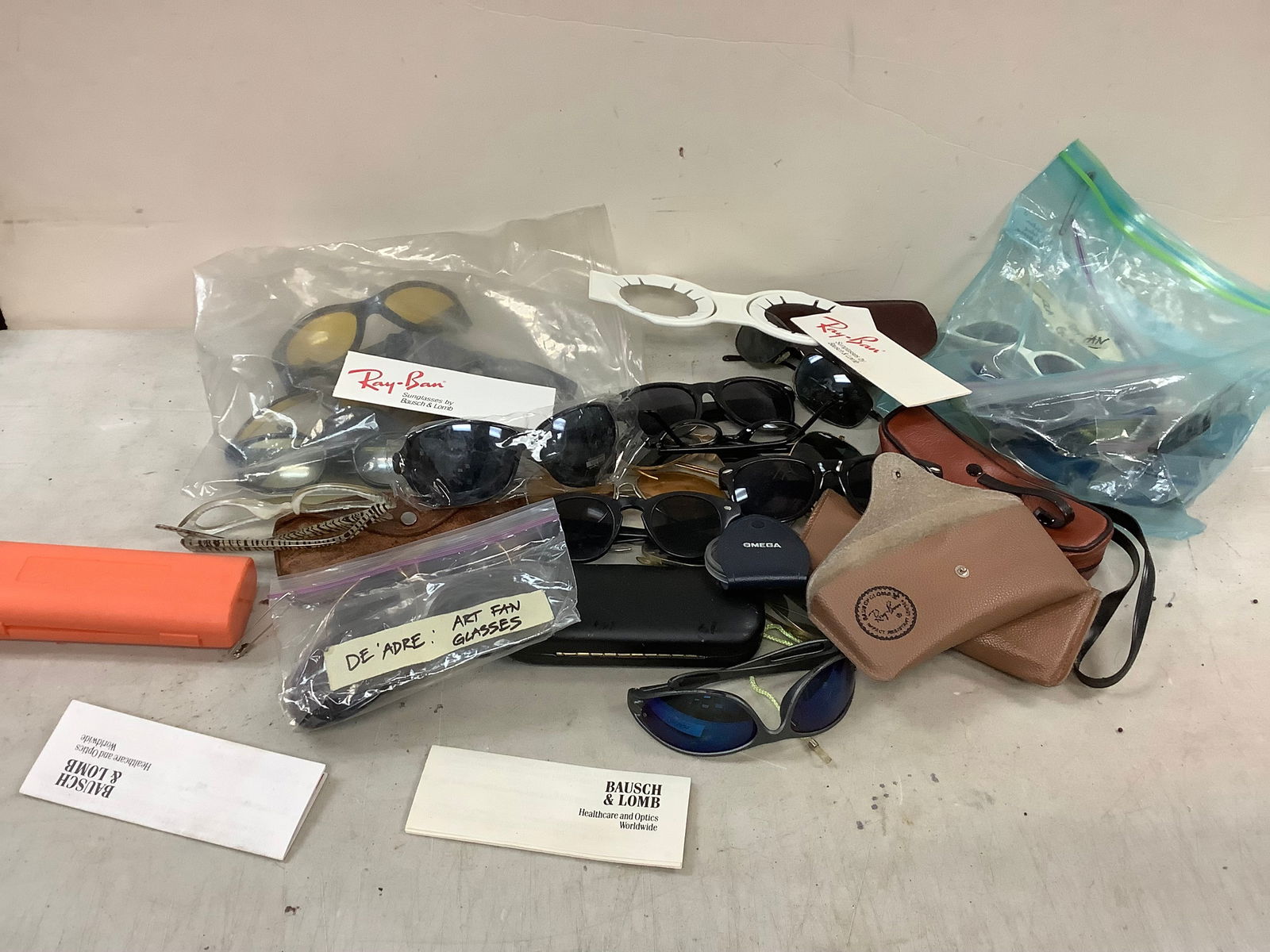 Lot of Ray-Ban glasses, cases, and more: Lot of Ray-Ban glasses, cases, and more