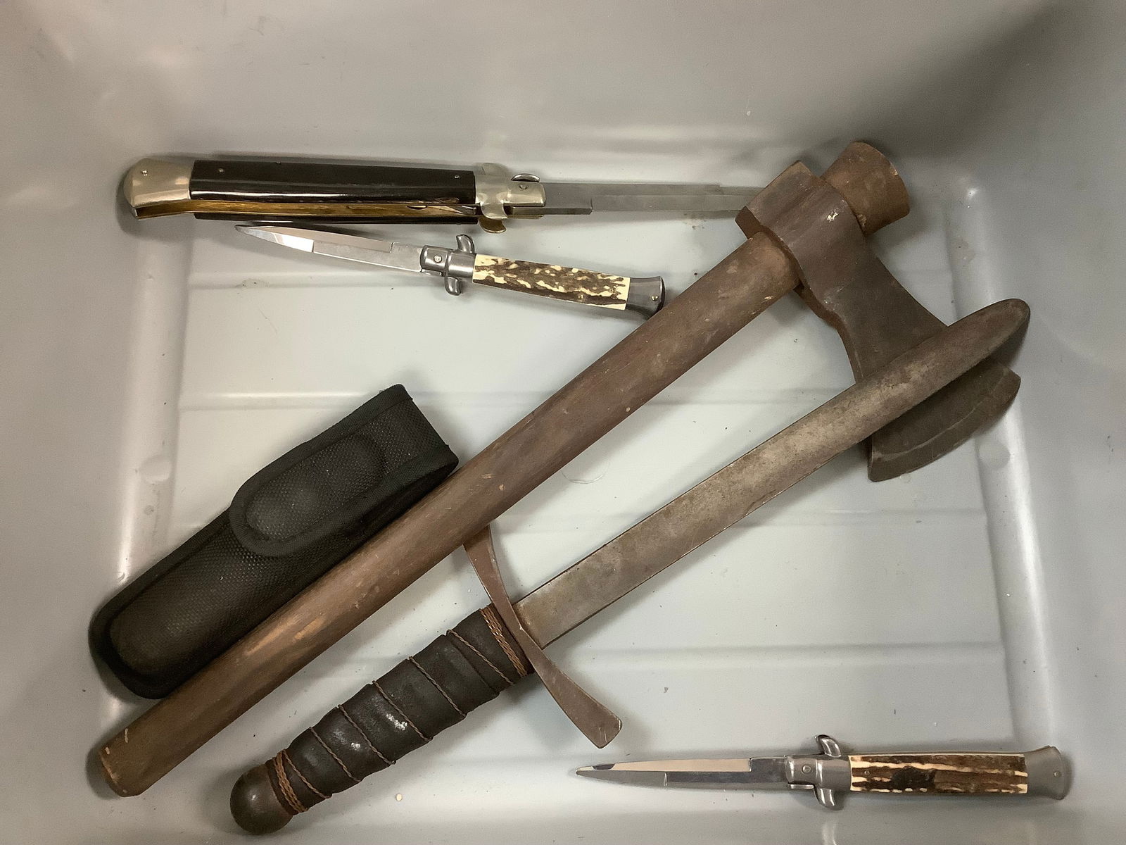 Lot of vintage switch blades and axes (1 of 1)