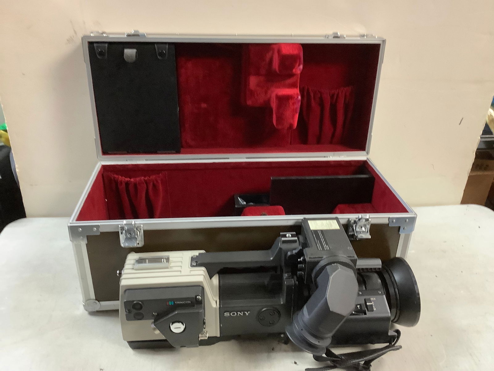 SONY Canon TRINICON color movie video camera NO. 10541 (1 of 1)