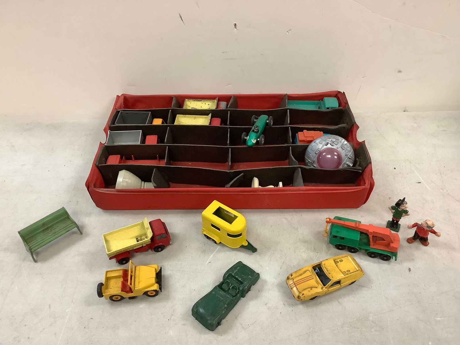 Lot of vintage MATCHBOX and more toy cars: Lot of vintage MATCHBOX and more toy cars