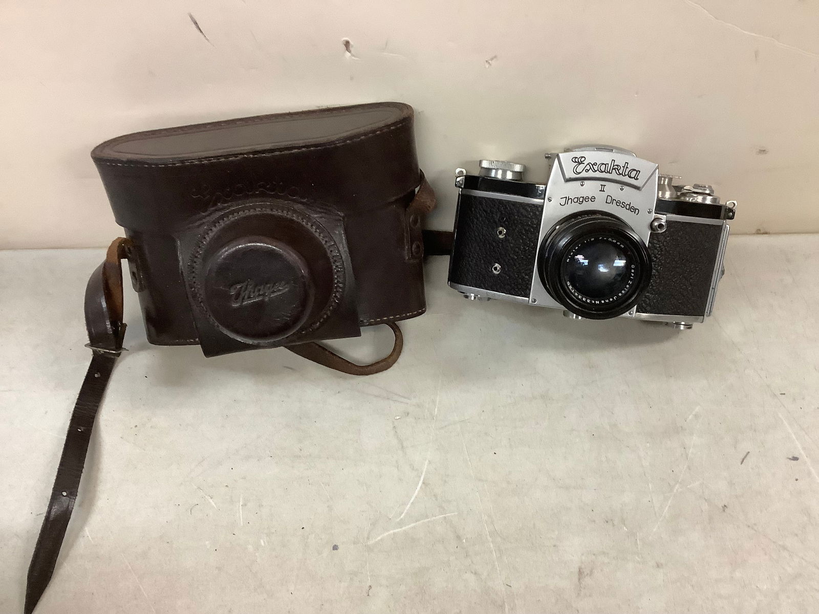 EXAKTA 2 JHAGEE DRESDEN with camera case / bag (1 of 1)