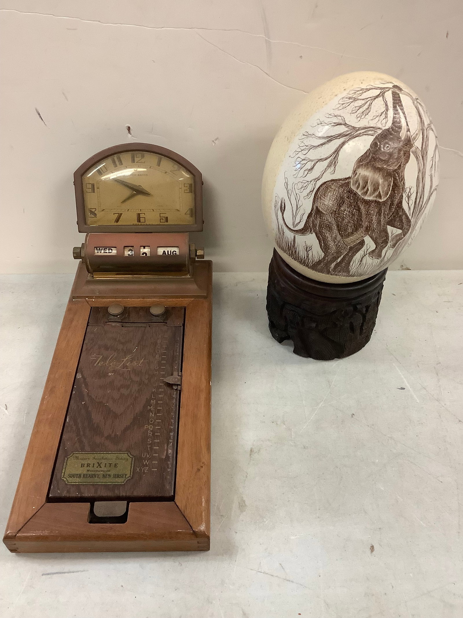 Decorative egg ashtray decor, Tele-List Brixite (South Kearny New Jersey): Decorative egg ashtray decor, Tele-List Brixite (South Kearny New Jersey)