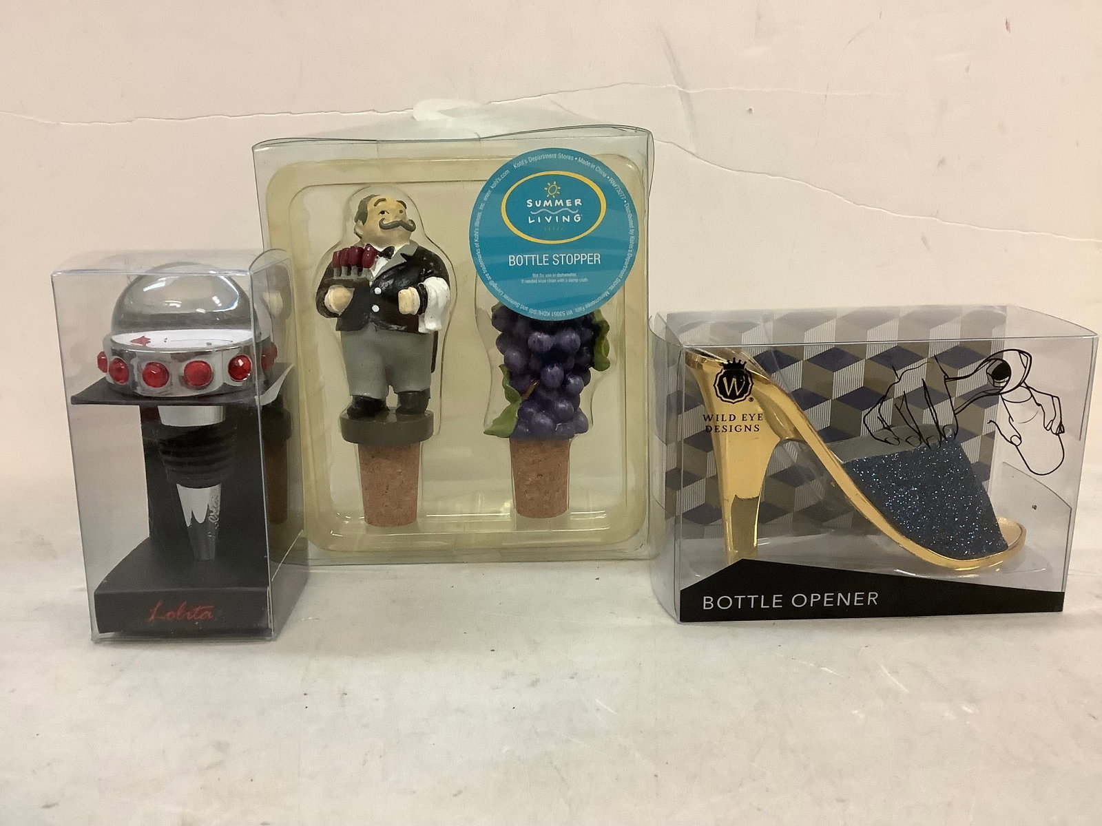 Lot of bottle openers and stopper: Lot of bottle openers and stopper