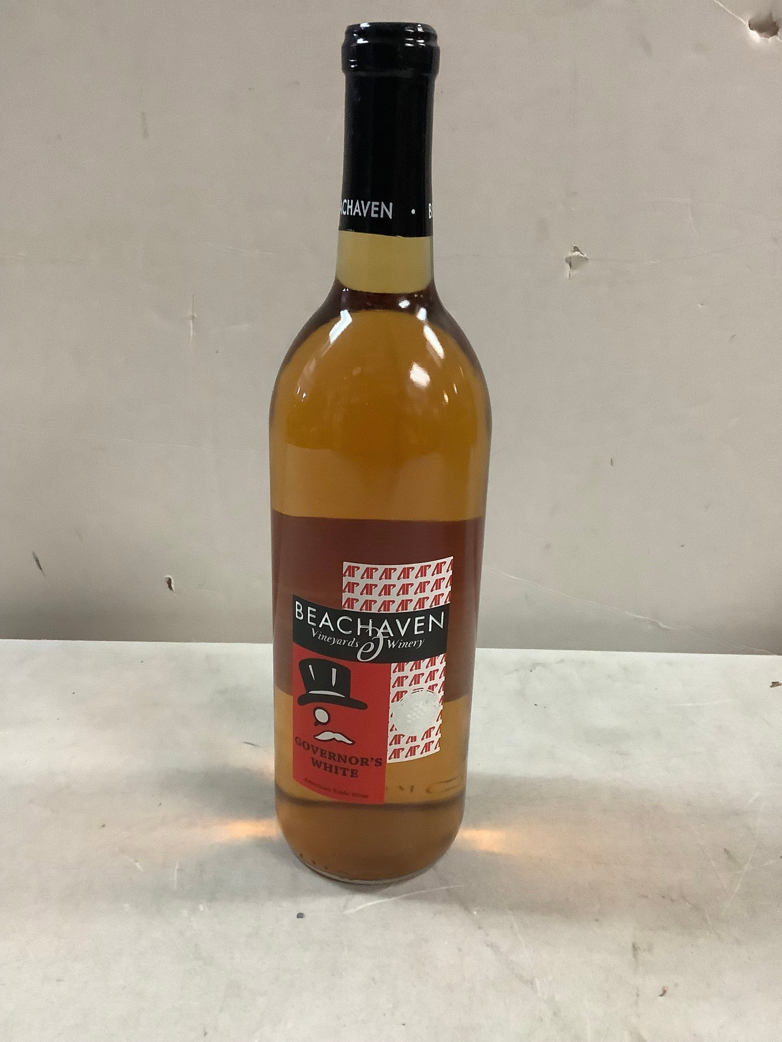 BEACHAVEN VINEYARD WINERY GOVERNMENT WHITE: Any contents in bottle is Free; You are bidding on the bottle & unbroken tax stamp
