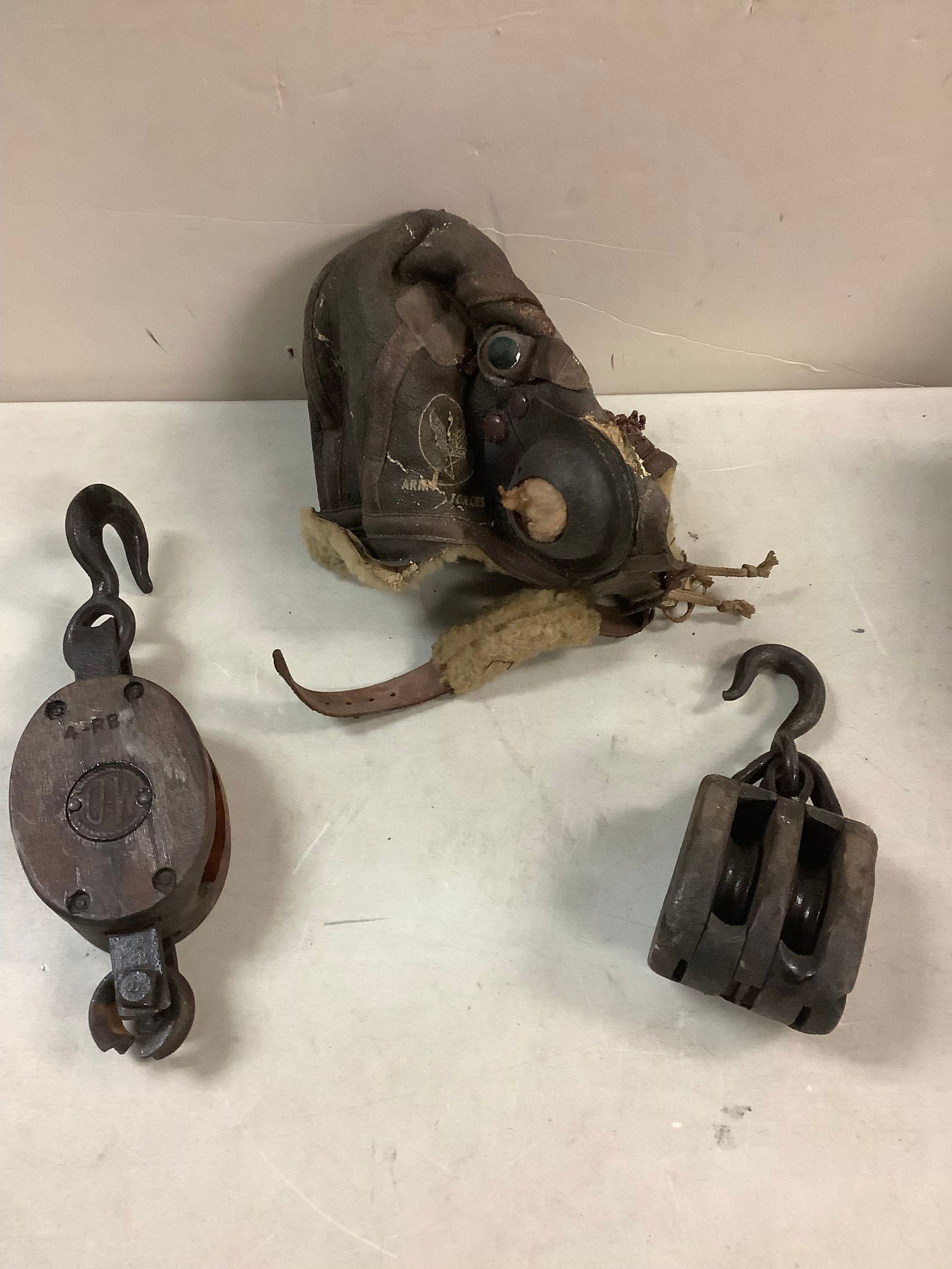 Lot of vintage hook pulleys 4-rb and army pilot hat (1 of 1)