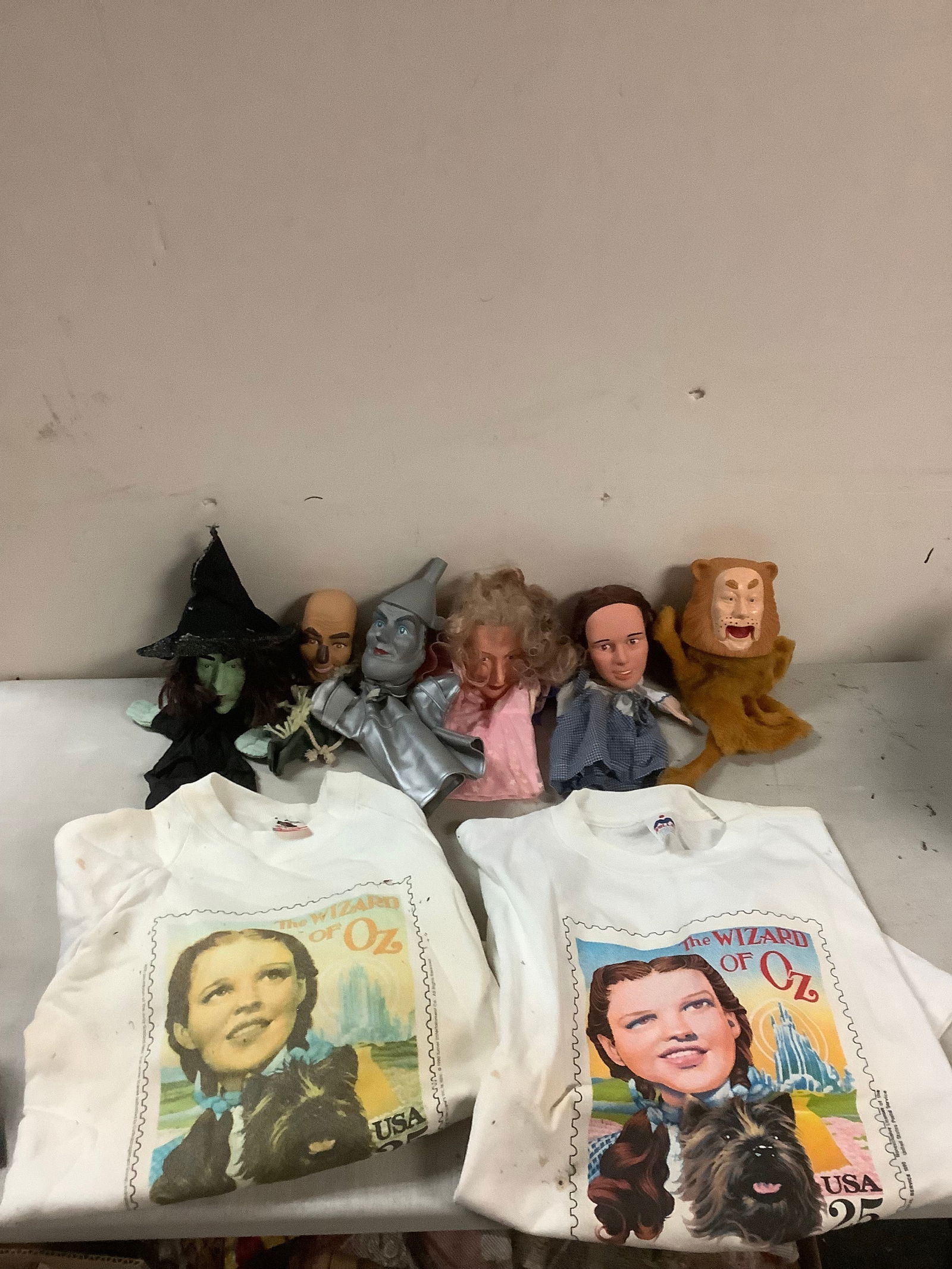 Lot of Wizard of Oz Puppets, Sweater Size Small, and T-Shirt Size Large: Lot of Wizard of Oz Puppets, Sweater Size Small, and T-Shirt Size Large