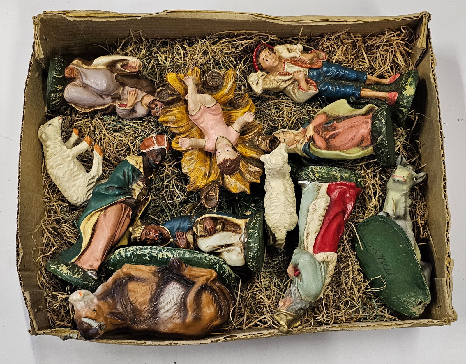 Vintage Italian Manger Nativity Scene (1 of 3)