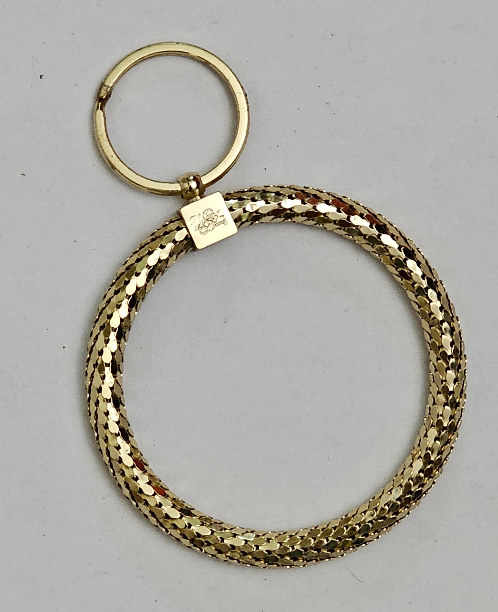 Classic Vintage Whiting & Davis Large Gold Mesh Keychain (1 of 2)