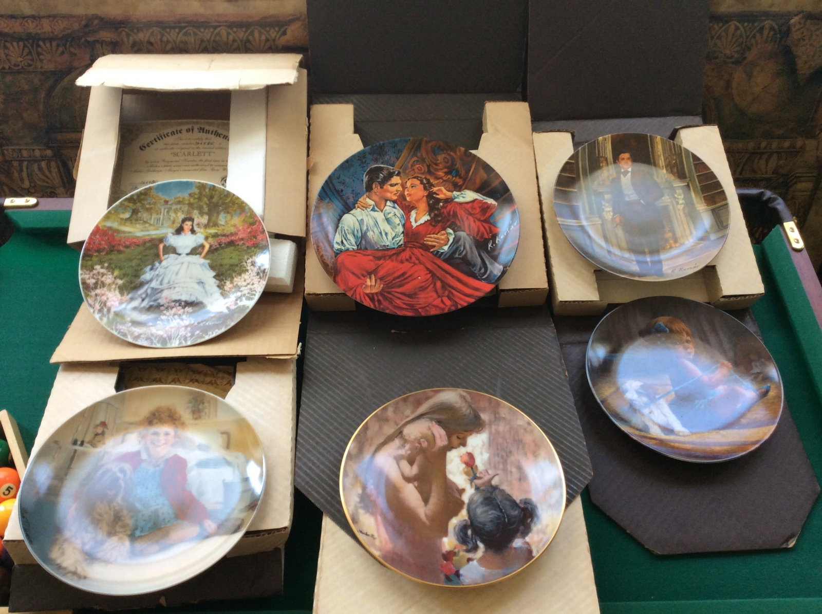 Lot of Collectorâ€™s Plates: Lot of Collectorâ€™s Plates