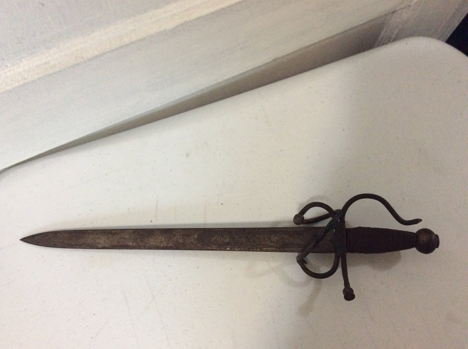 Vintage Bayonet Sword: Vintage Bayonet Sword