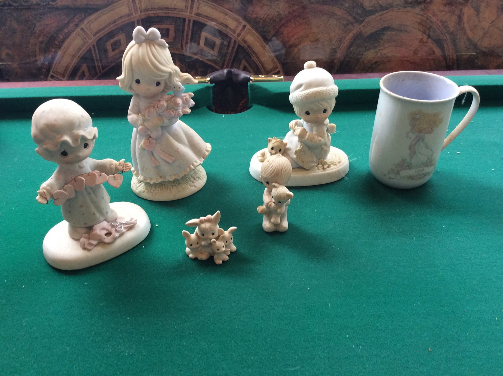 Lot of Precious Moments Figurines and Mug: Lot of Precious Moments Figurines and Mug