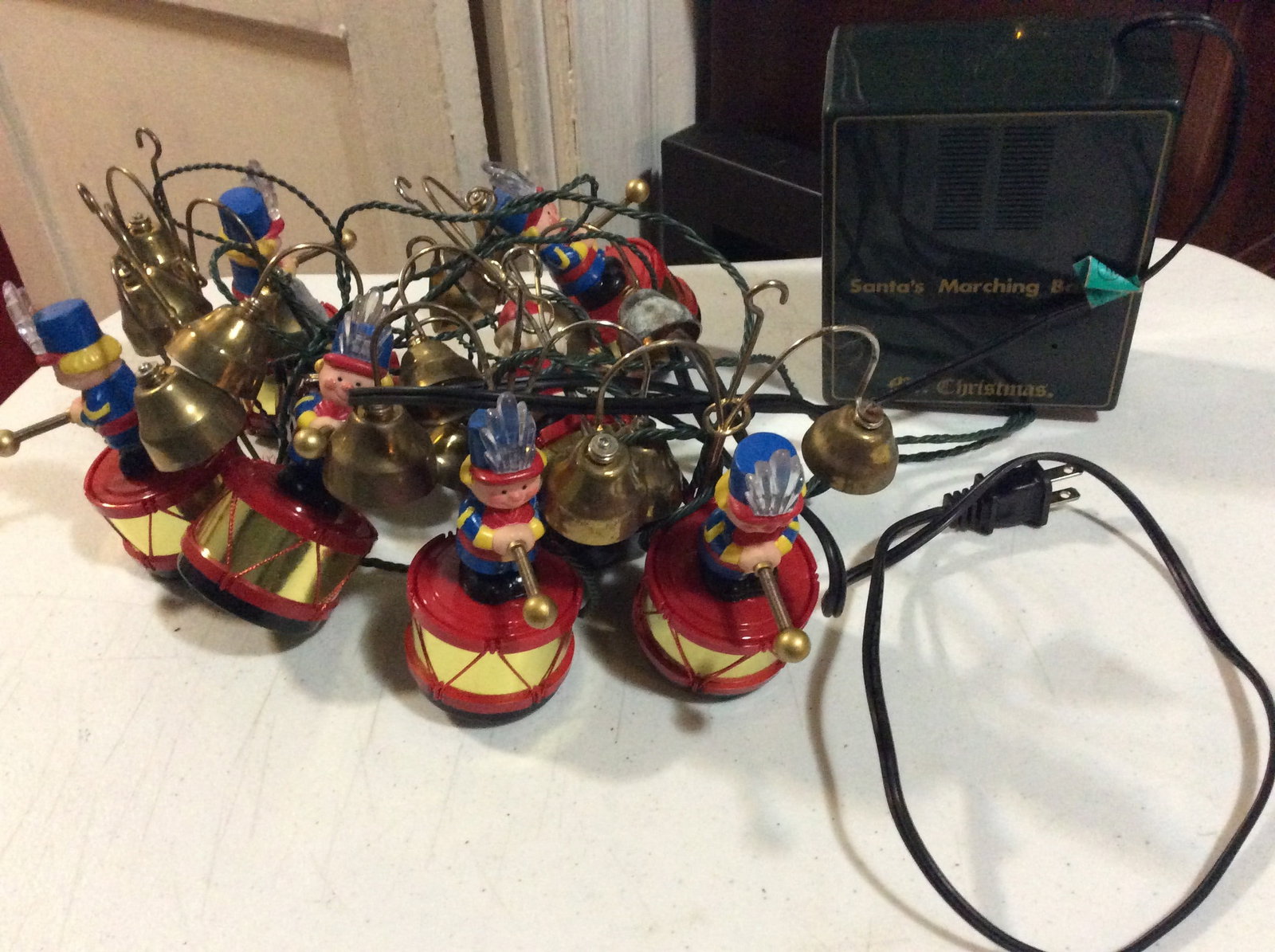 Mr. Christmas Santaâ€™s Marching Band Lights: Mr. Christmas Santaâ€™s Marching Band Lights