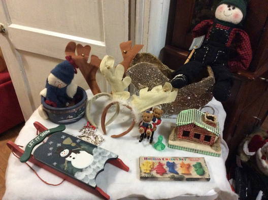 Holiday & Christmas Decorations