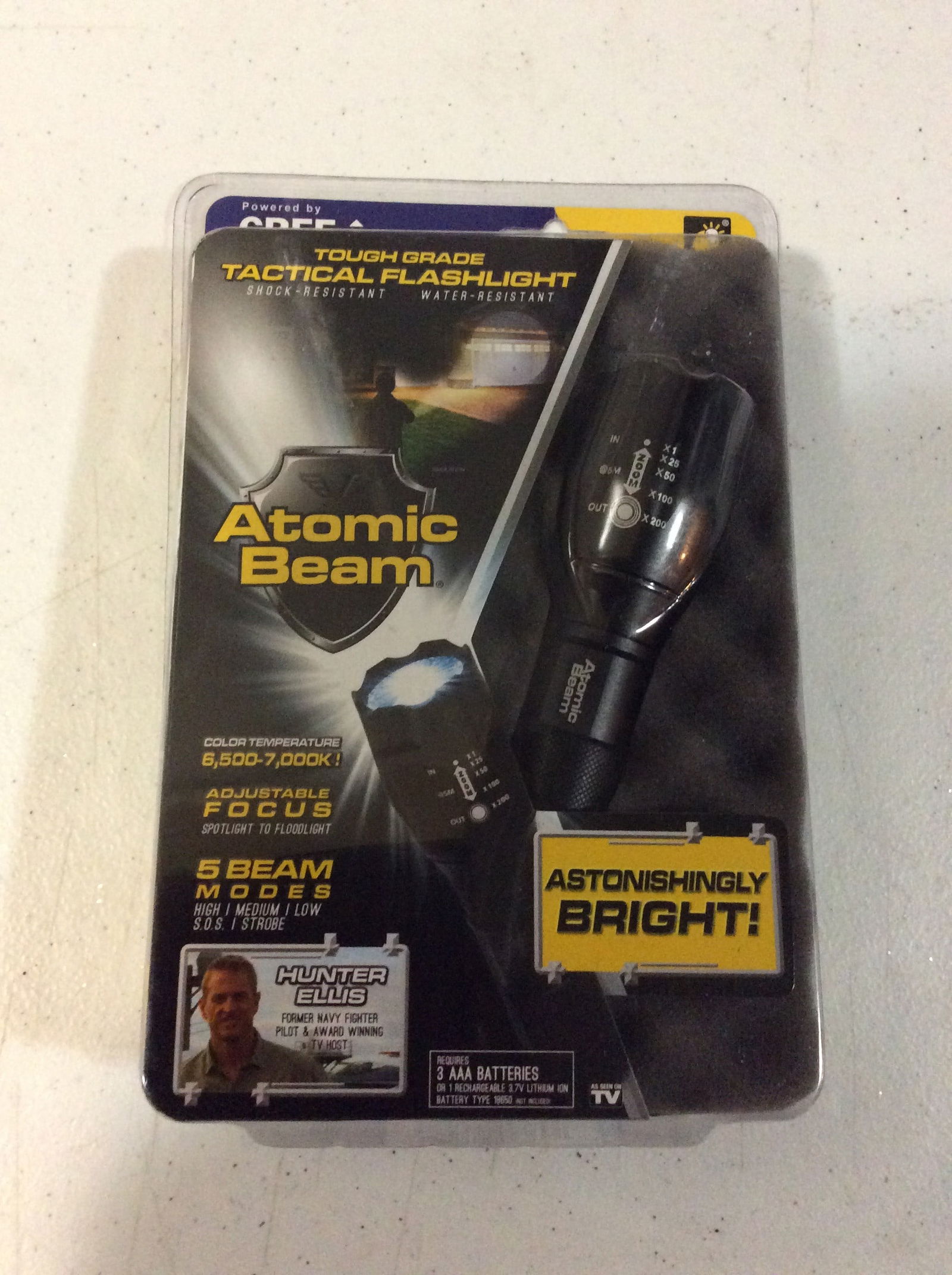 New Atomic Beam Tactical Flash Light (1 of 1)