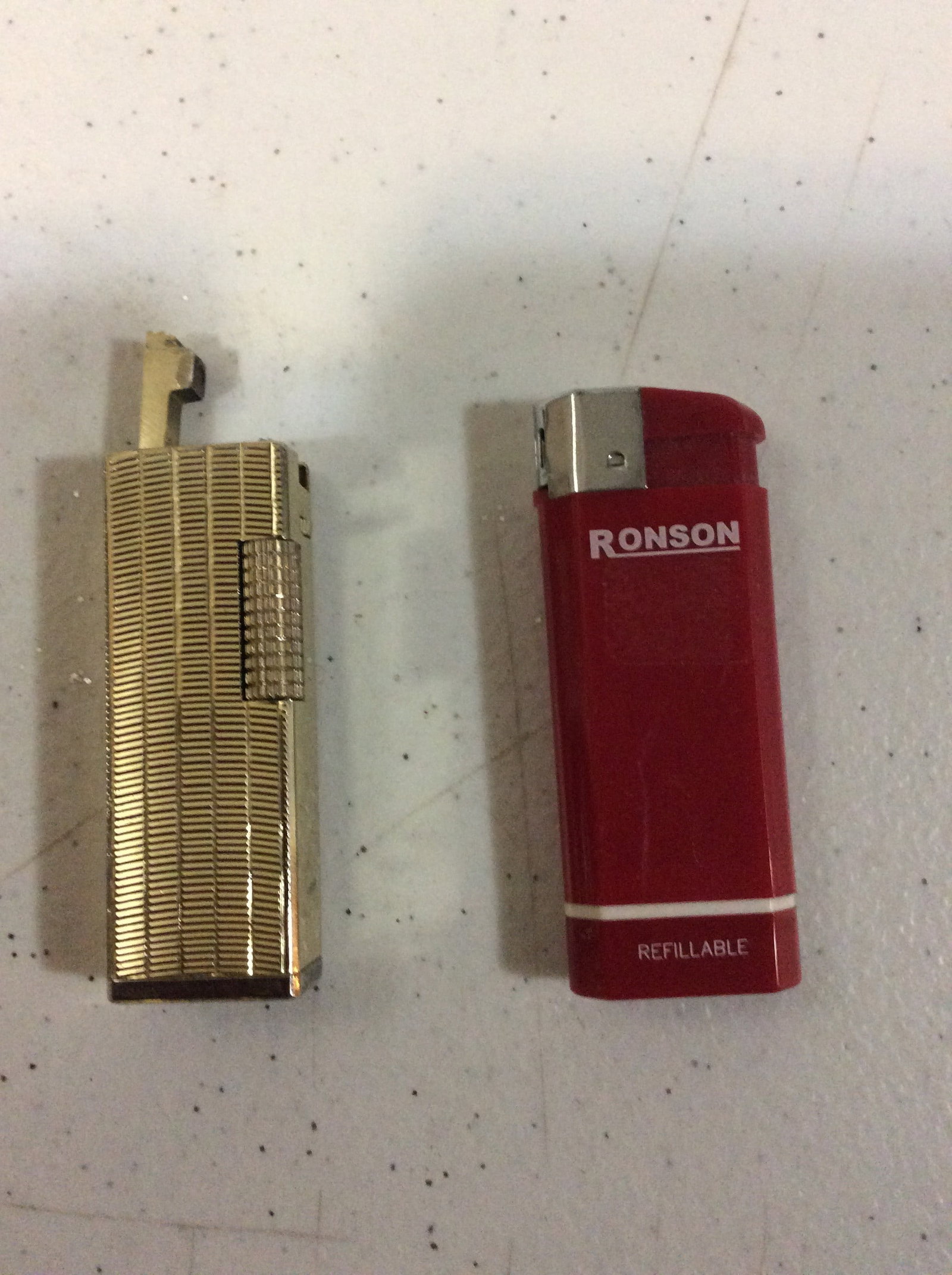 Lot of 2 Lighters (Imperial & Ronson): Lot of 2 Lighters (Imperial & Ronson)