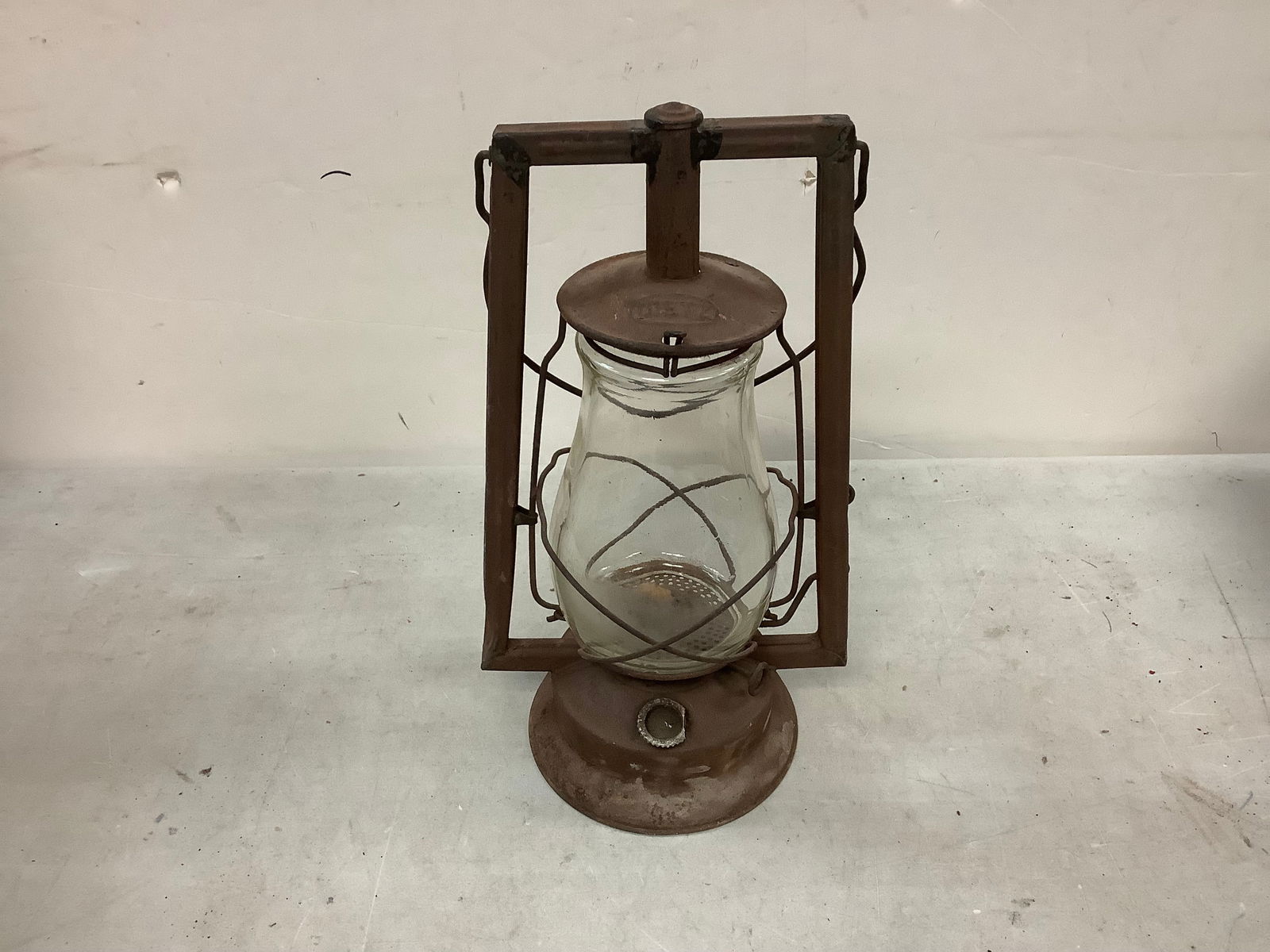 Vintage Dietz Victor Lantern 13.5" (1 of 1)