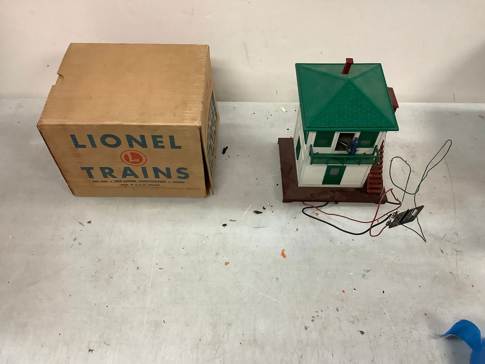 Lionel Operating Switch Tower No. 445 (1 of 1)