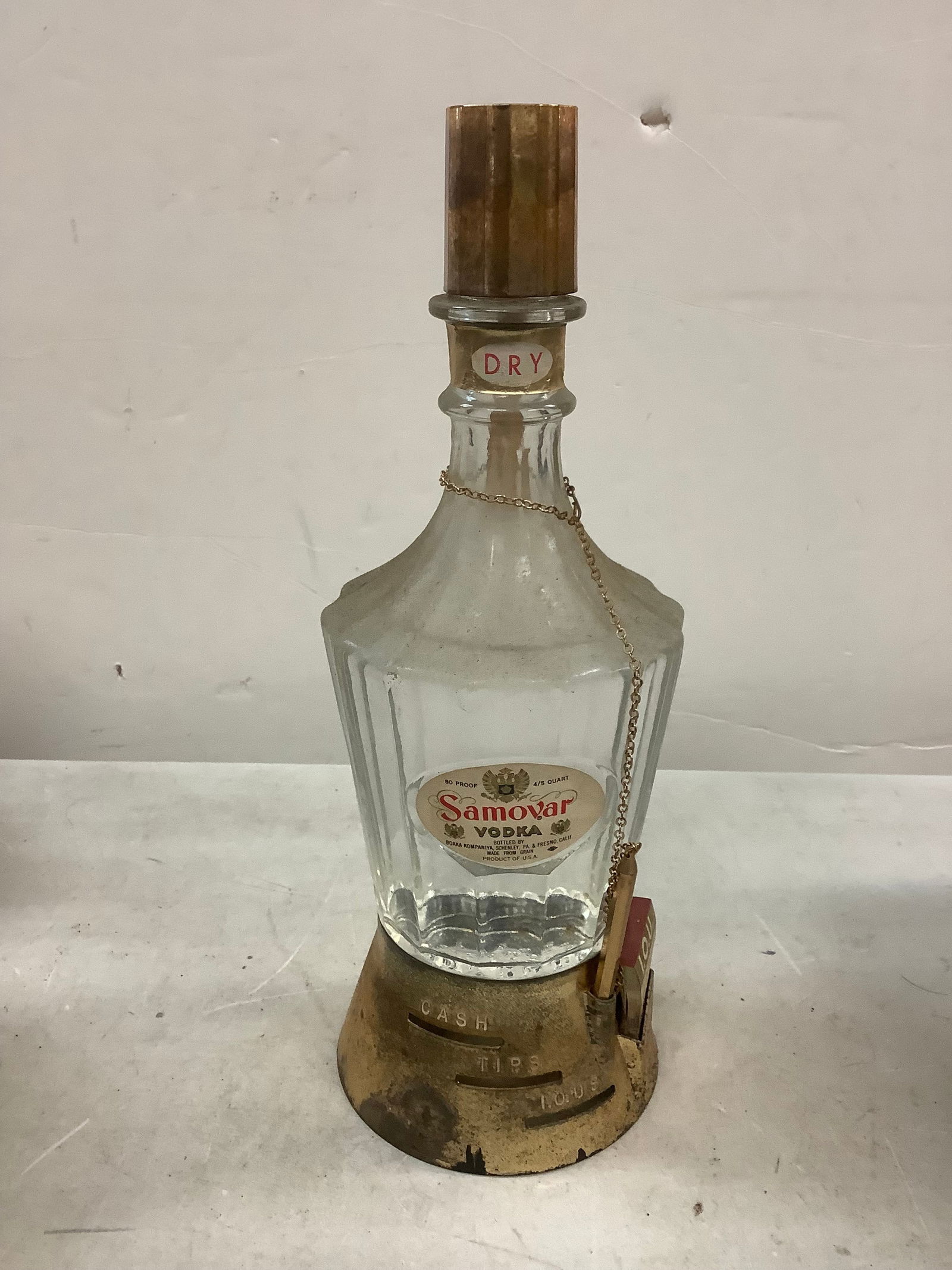Vintage Samovar Vodka 80 Proof (1 of 1)