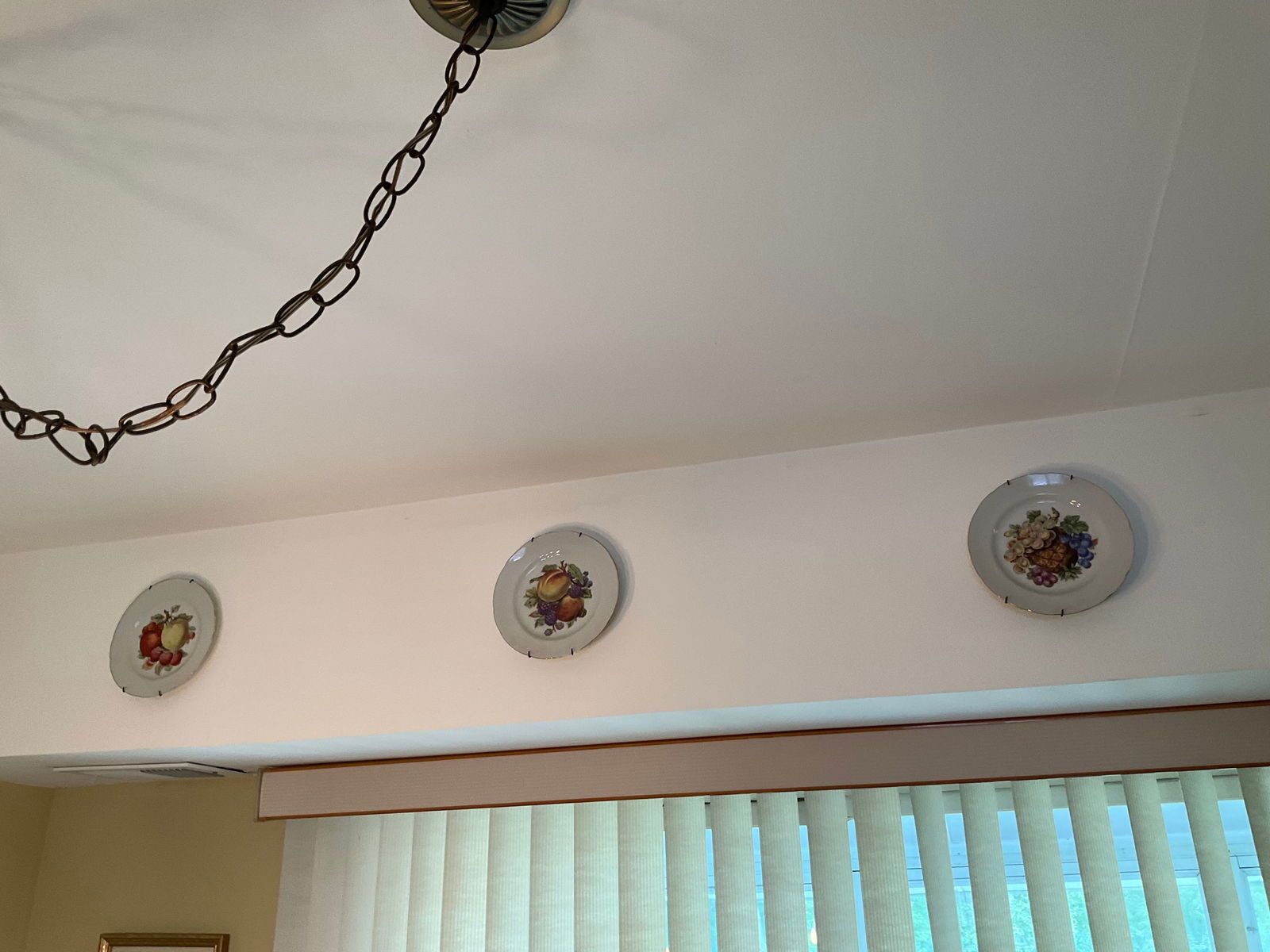 lot of three decorative wall hanging plates (1 of 1)