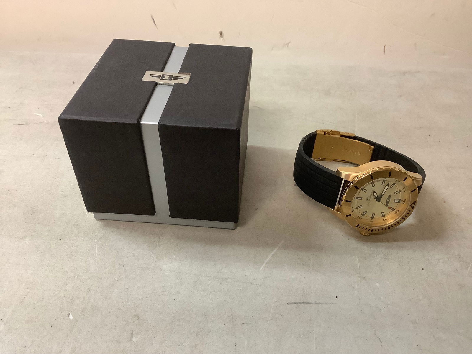 Invicta Watch in Box: Invicta Watch in Box