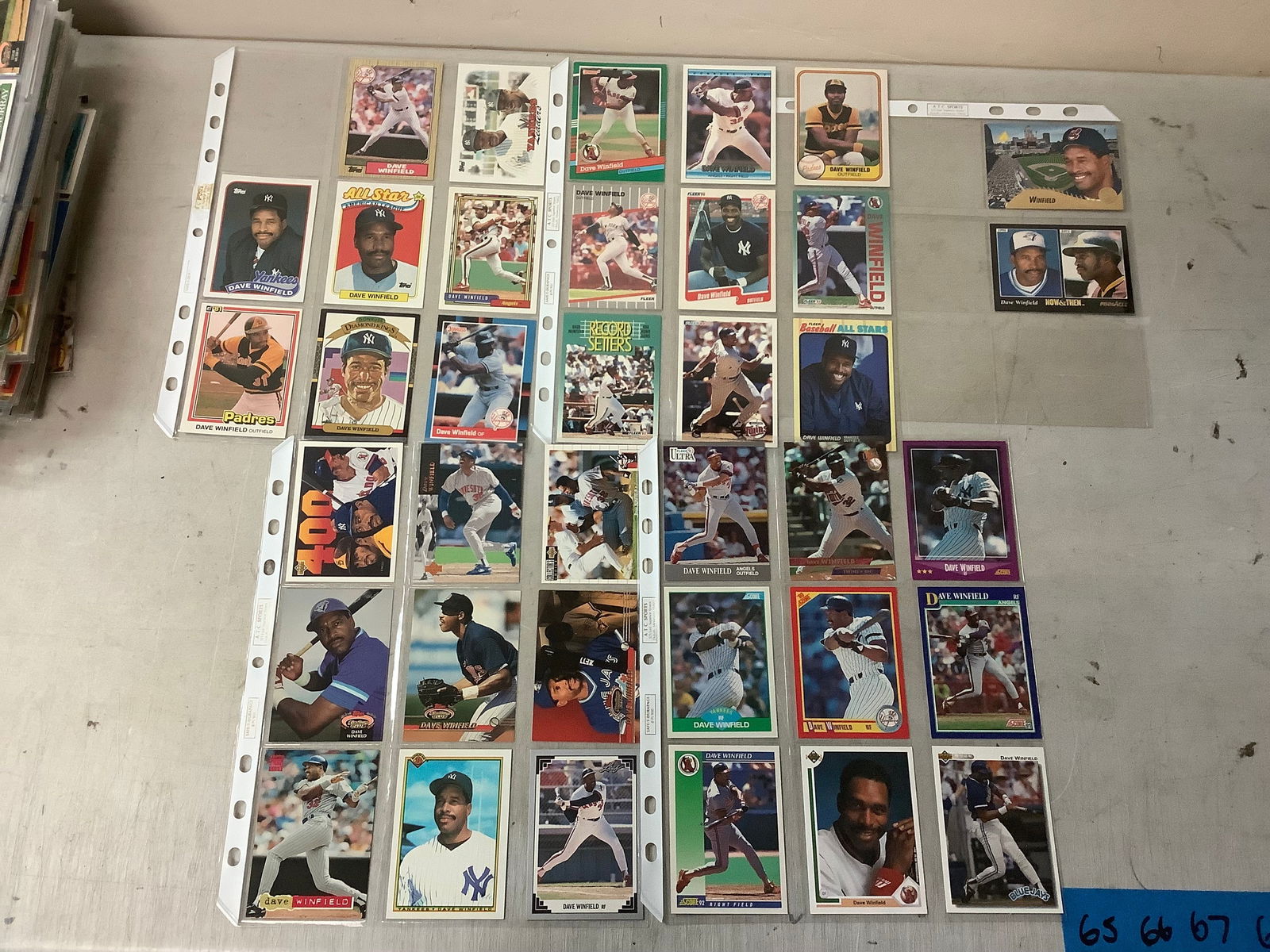 Lot of Dave Winfield Baseball Cards (37) (1 of 1)