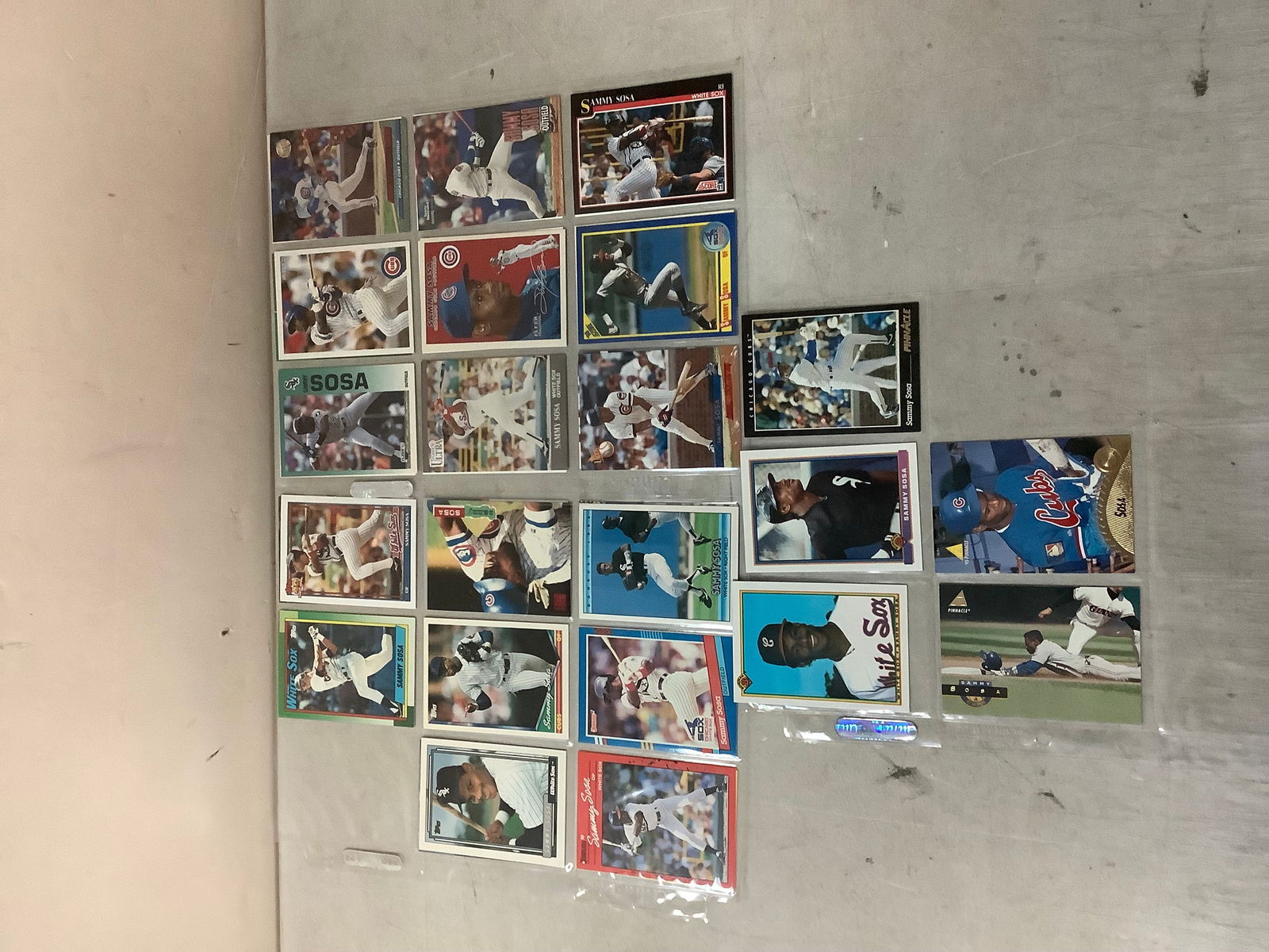 Lot of Sammy Sosa Baseball Cards (39) (1 of 1)