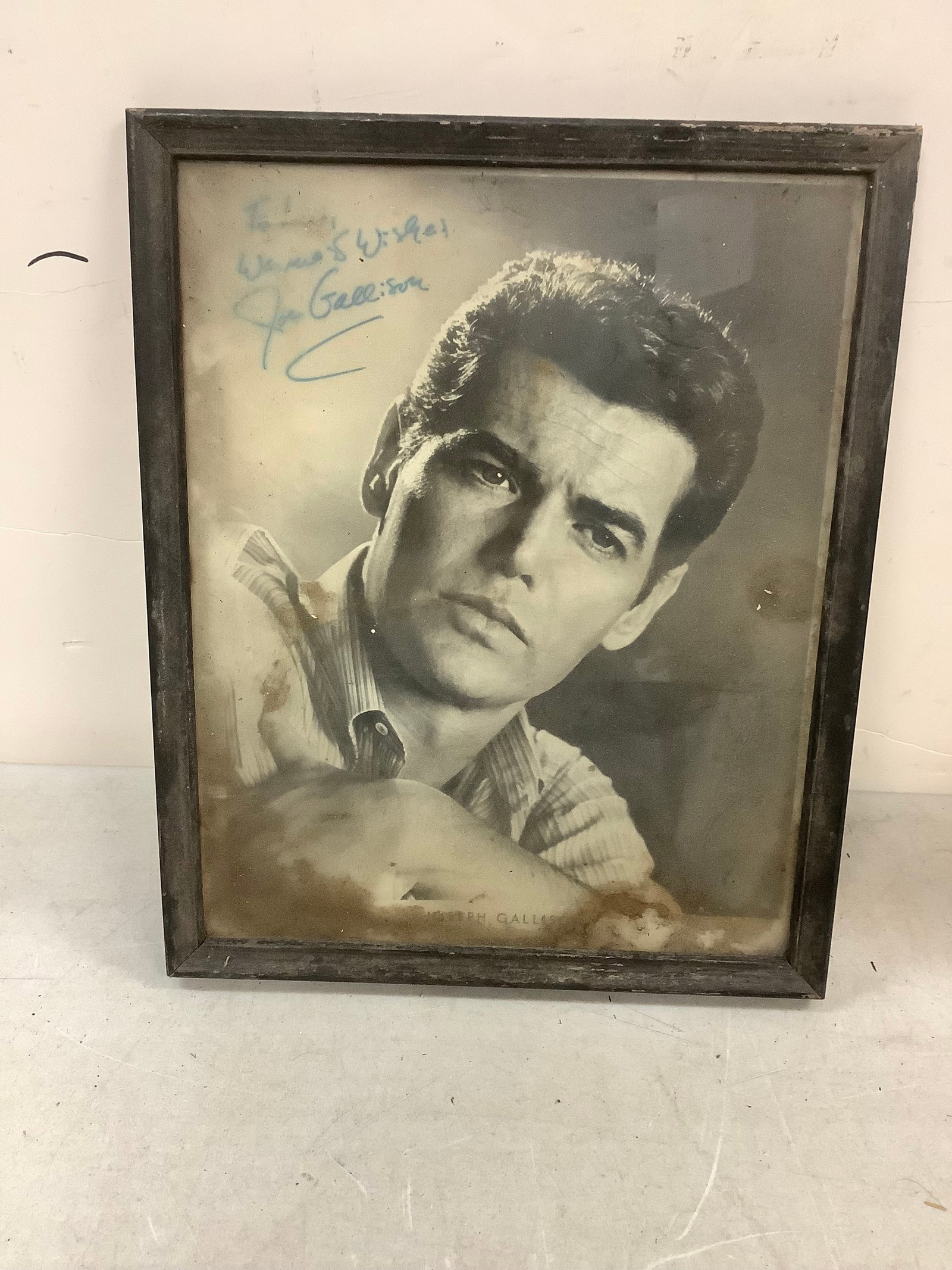 Black and white signed and framed photo Joseph Gallison 10.75in.x8.75in.: Black and white signed and framed photo Joseph Gallison 10.75in.x8.75in.
