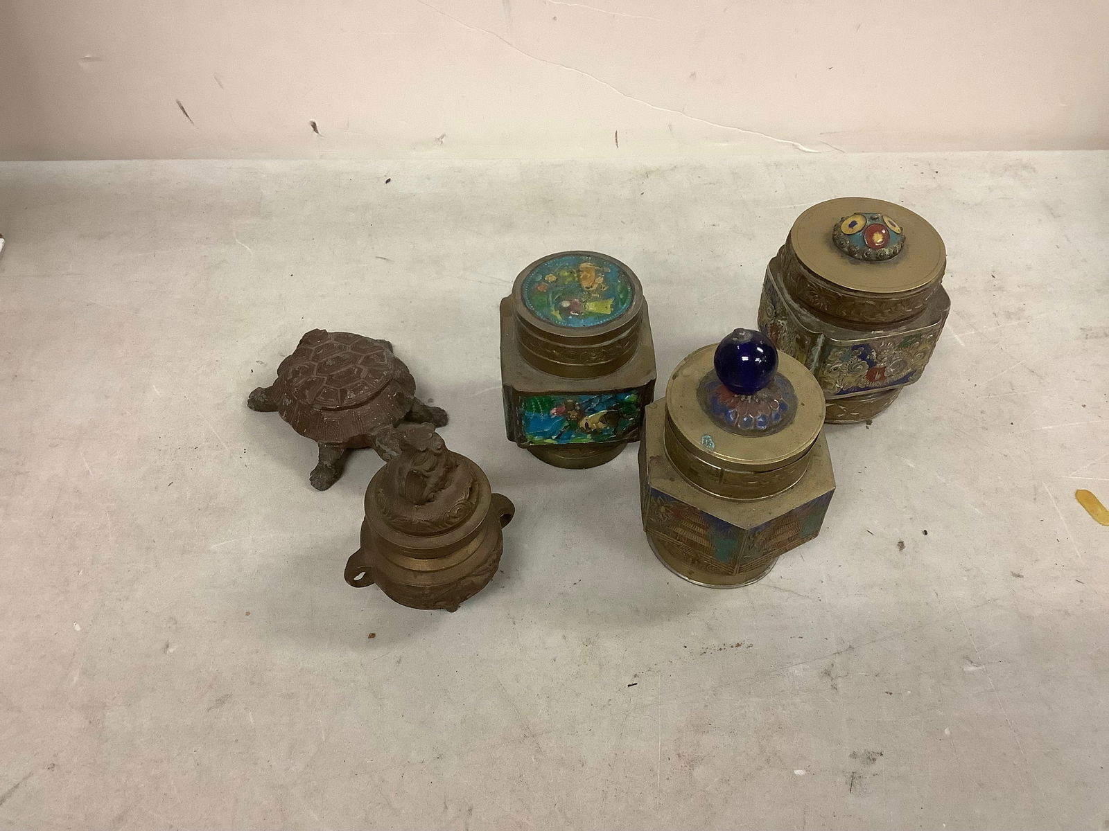 Lot of Vintage Brass Oriental Jars and Trinket Dishes Tallest 4.5" (1 of 1)