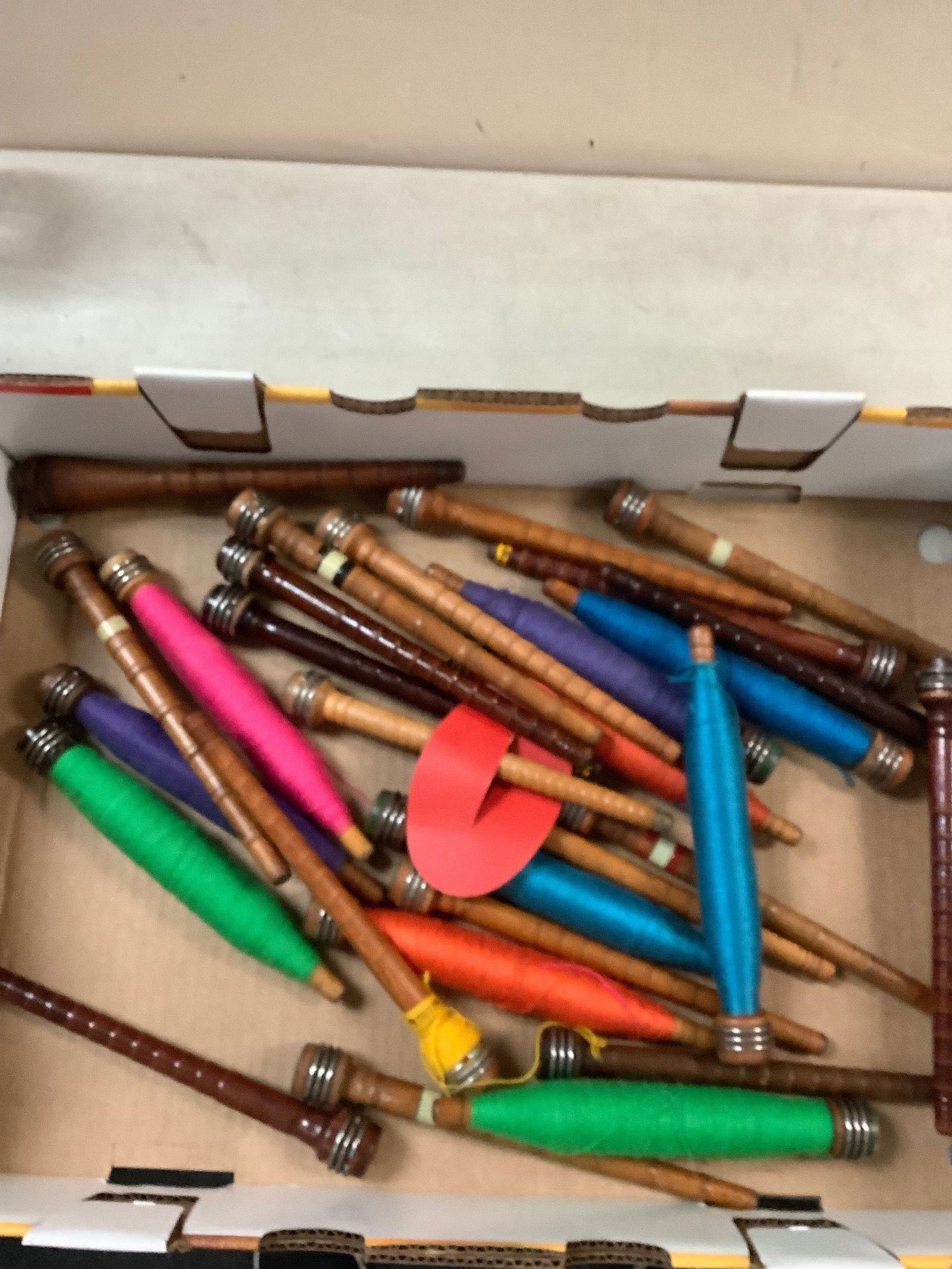 Lot of thread holders for embroidery (1 of 1)