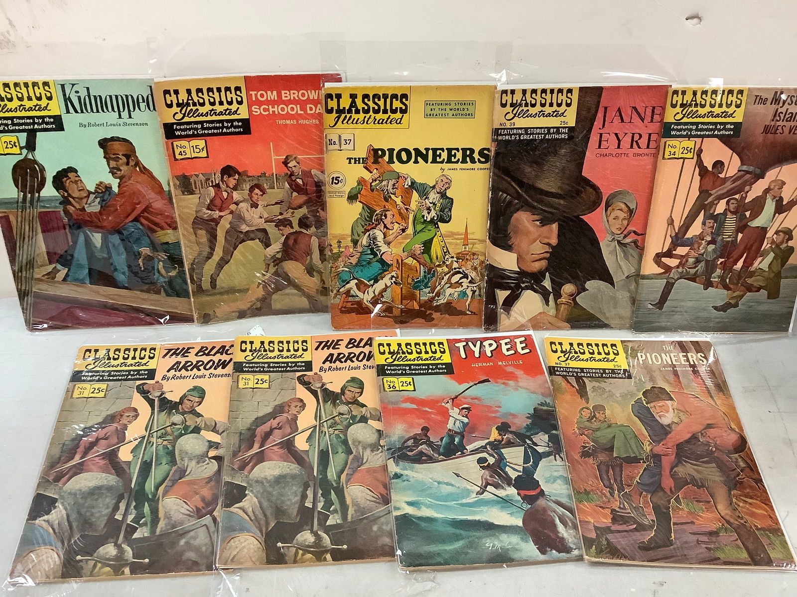 Lot of classics illustrated vintage comics (1 of 1)