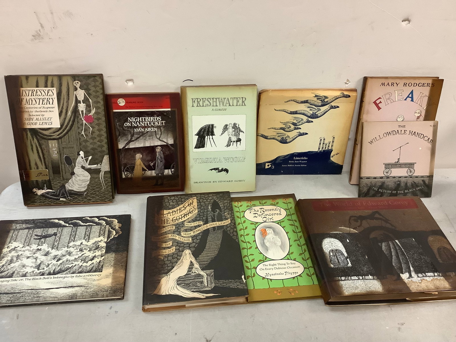 Lot of vintage books(Mary Rodgers, Betty Wagner, and more): Lot of vintage books(Mary Rodgers, Betty Wagner, and more)