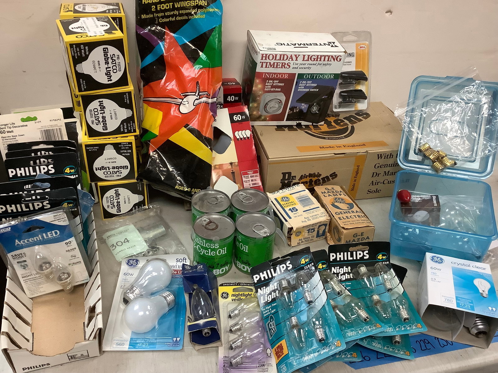Lot of white and opale lightbulbs, phillips night light bulbs, holiday lighting timers, and more (1 of 1)
