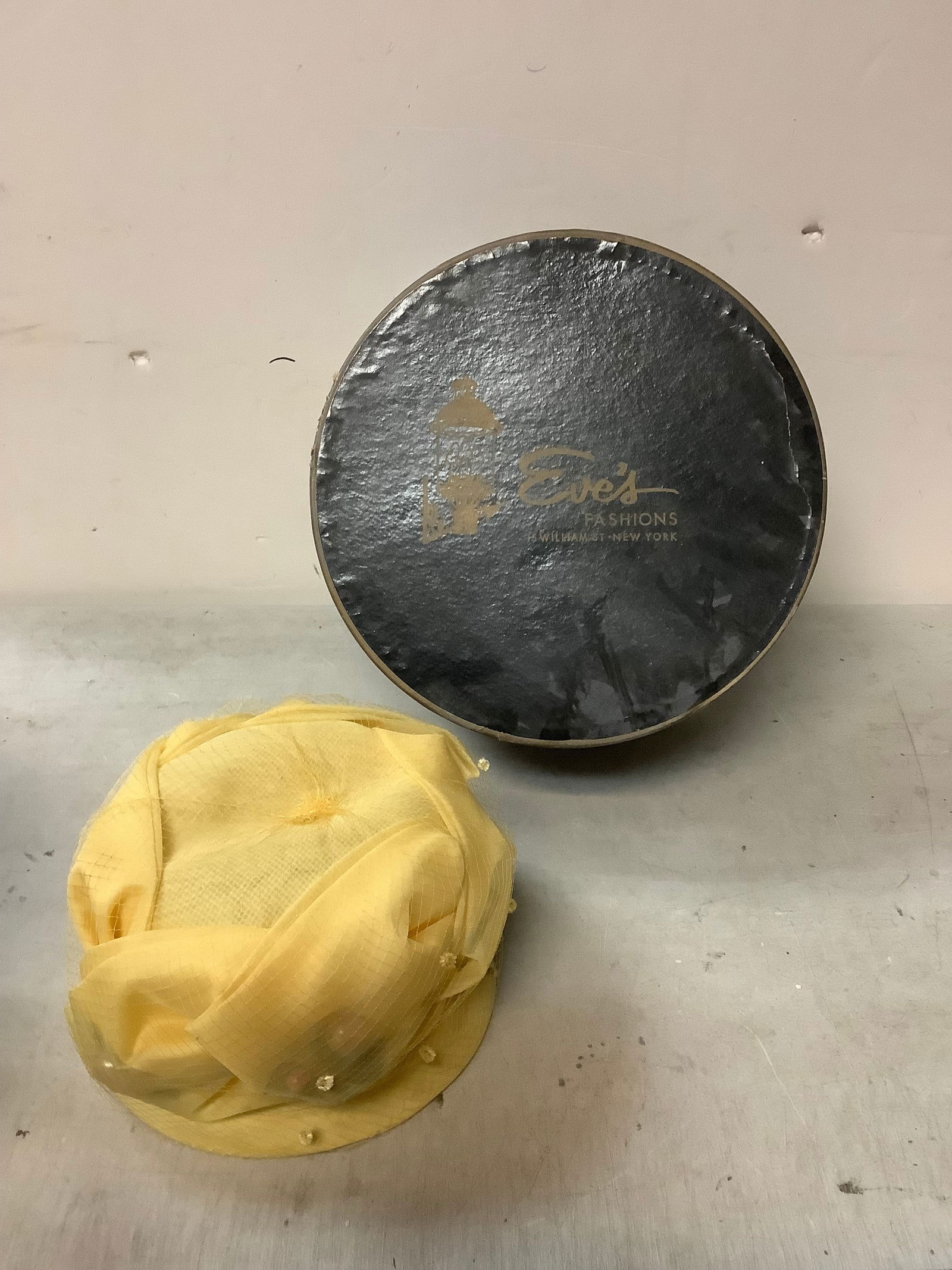 Vintage Hat and hat box: Vintage Hat and hat box