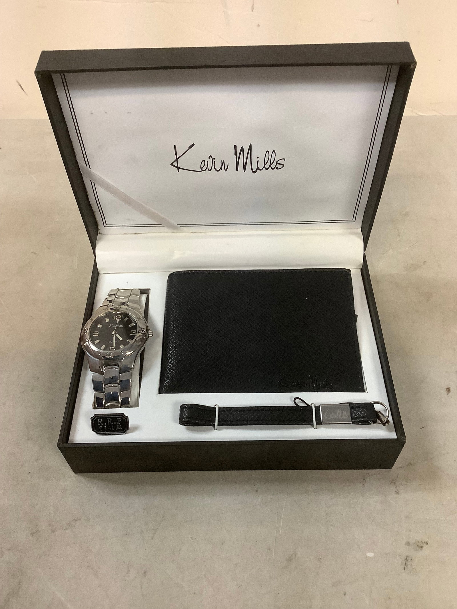 Kevin Mills watch and wallet set: Kevin Mills watch and wallet set