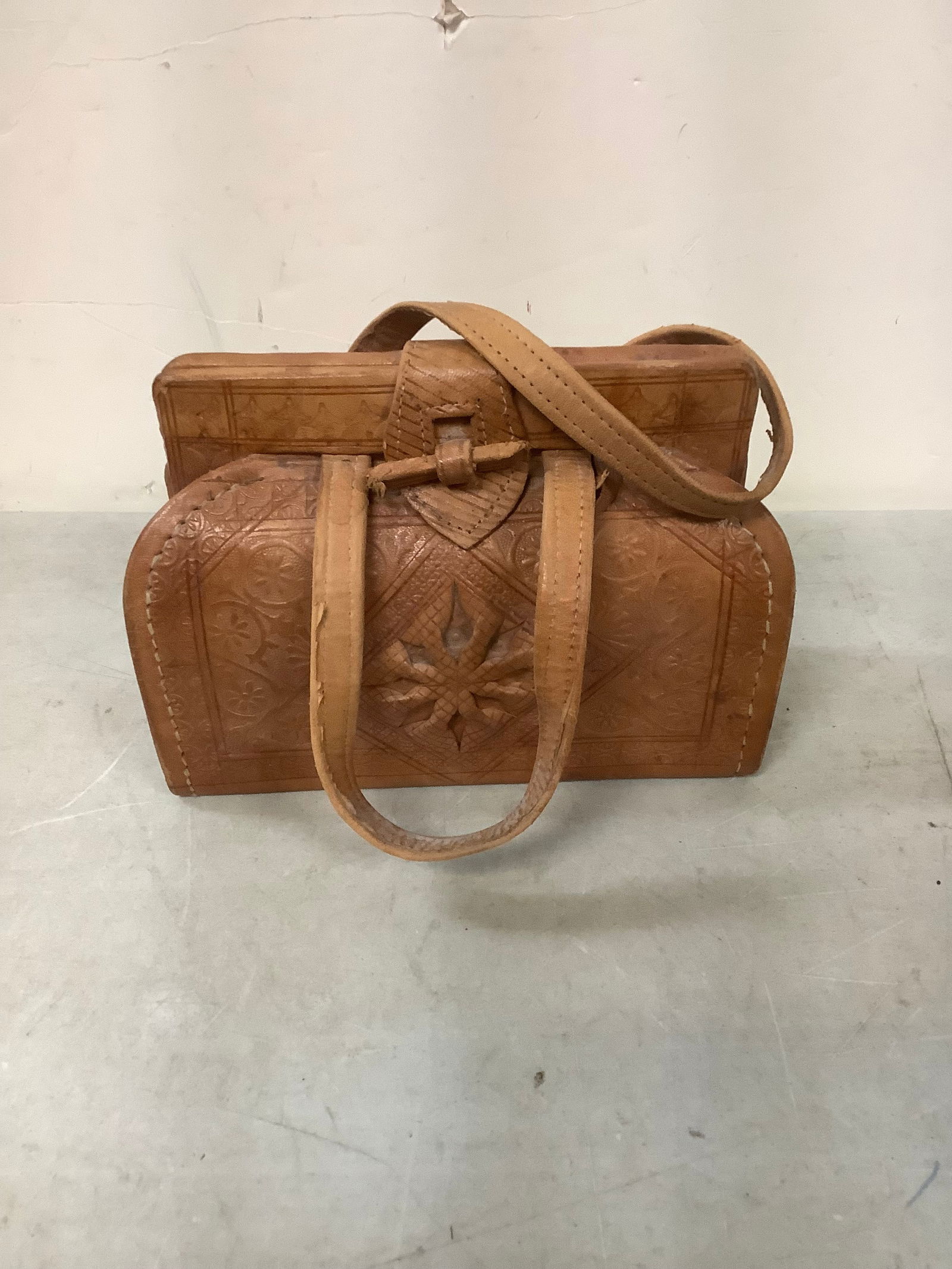 Vintage small leather purse 6x8 (1 of 1)