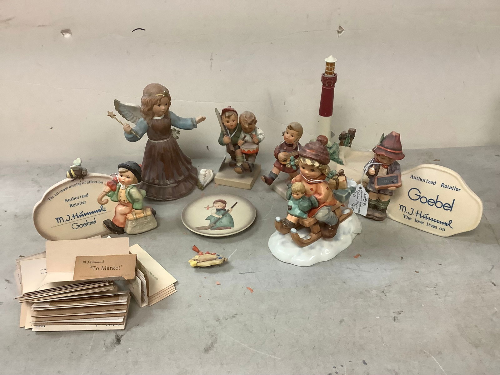 Goebel made by M.J. Hummel figurines 7 1/2 in (some broken): Goebel made by M.J. Hummel figurines 7 1/2 in (some broken)