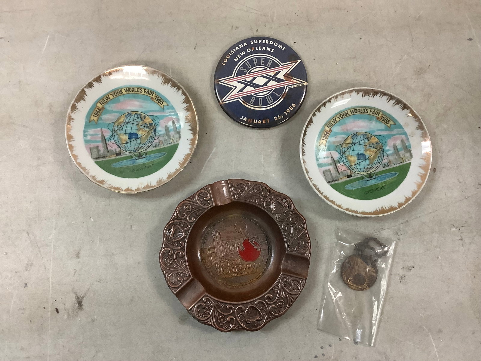 World's Fair Ash Tray and plates: World's Fair Ash Tray and plates