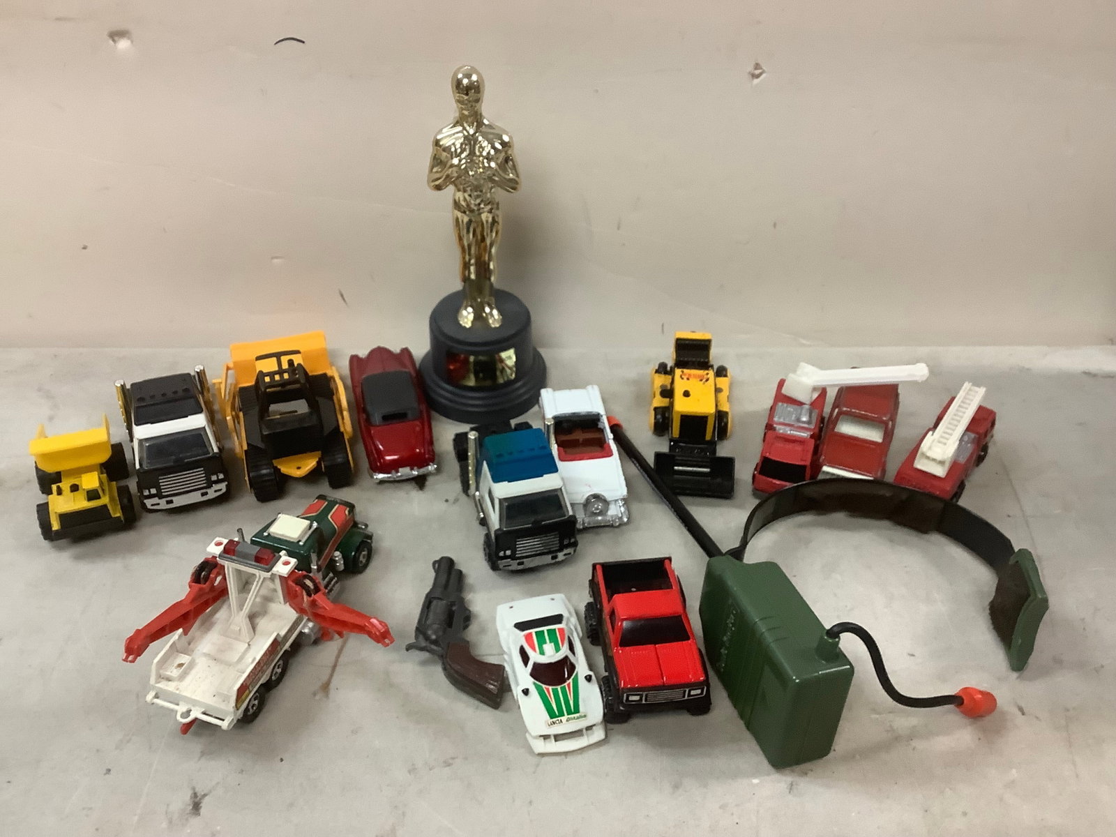 Lot of diecast cars, best actor trophy, and more: Lot of diecast cars, best actor trophy, and more