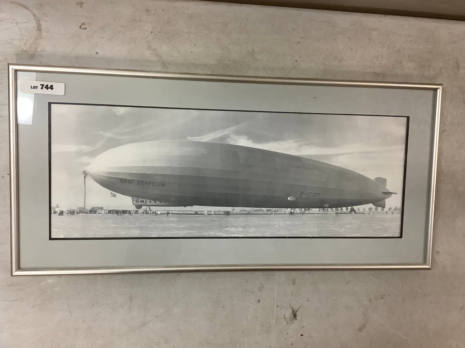 Lot of graf zeppelin black and white photograph (19x9): Lot of graf zeppelin black and white photograph (19x9)