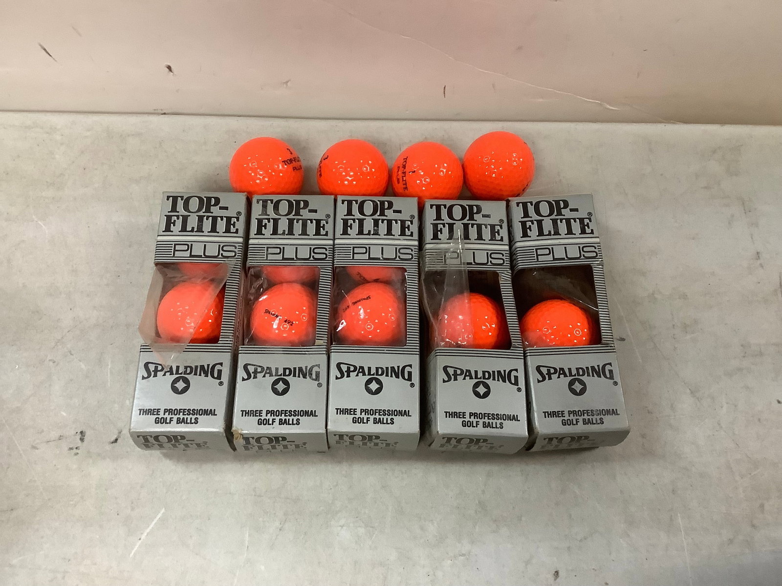 Lot of long distance golf balls: Lot of long distance golf balls