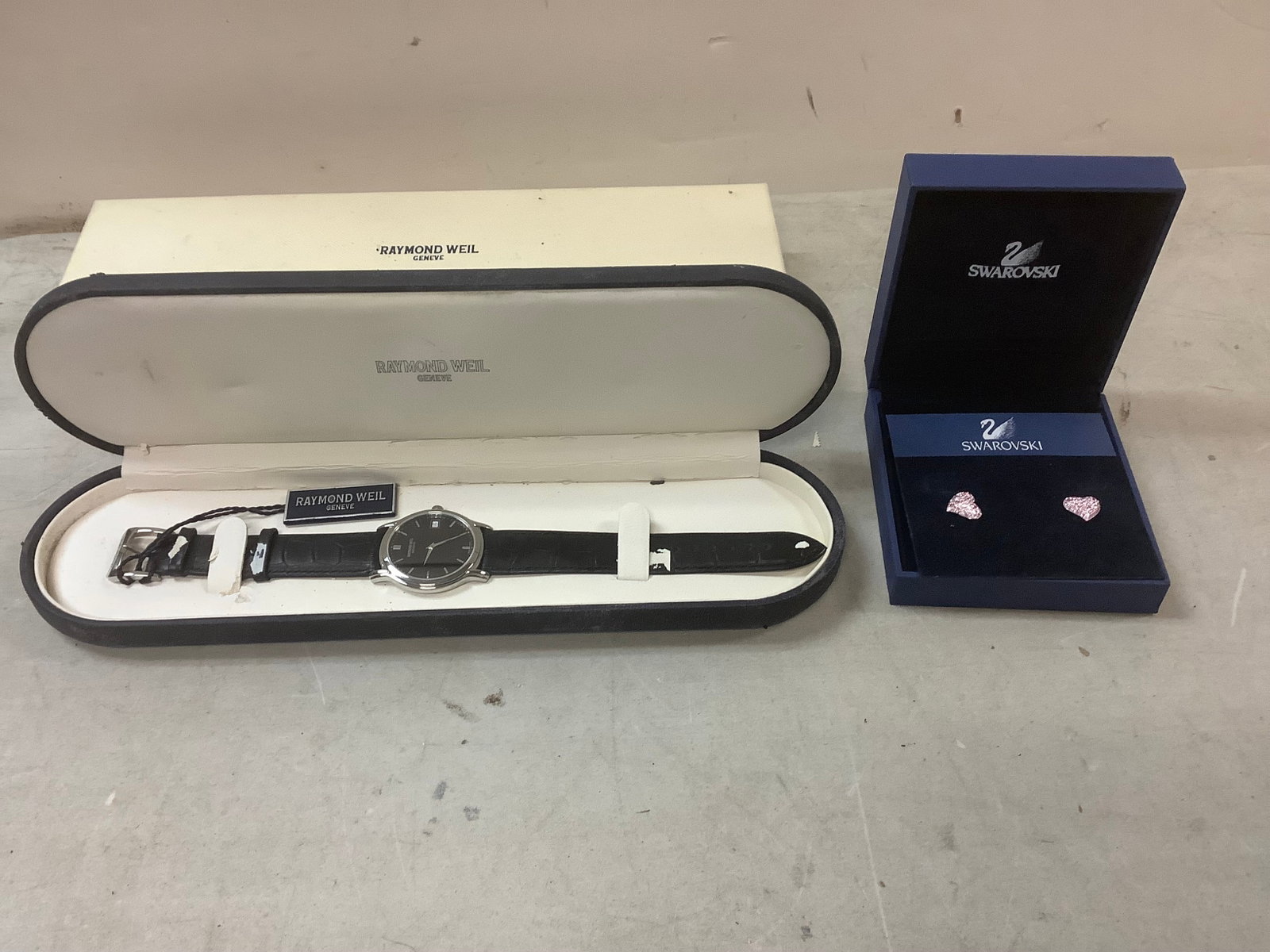 Lot of Raymond Weilgeneve watch, and Swarovski earrings: Lot of Raymond Weilgeneve watch, and Swarovski earrings