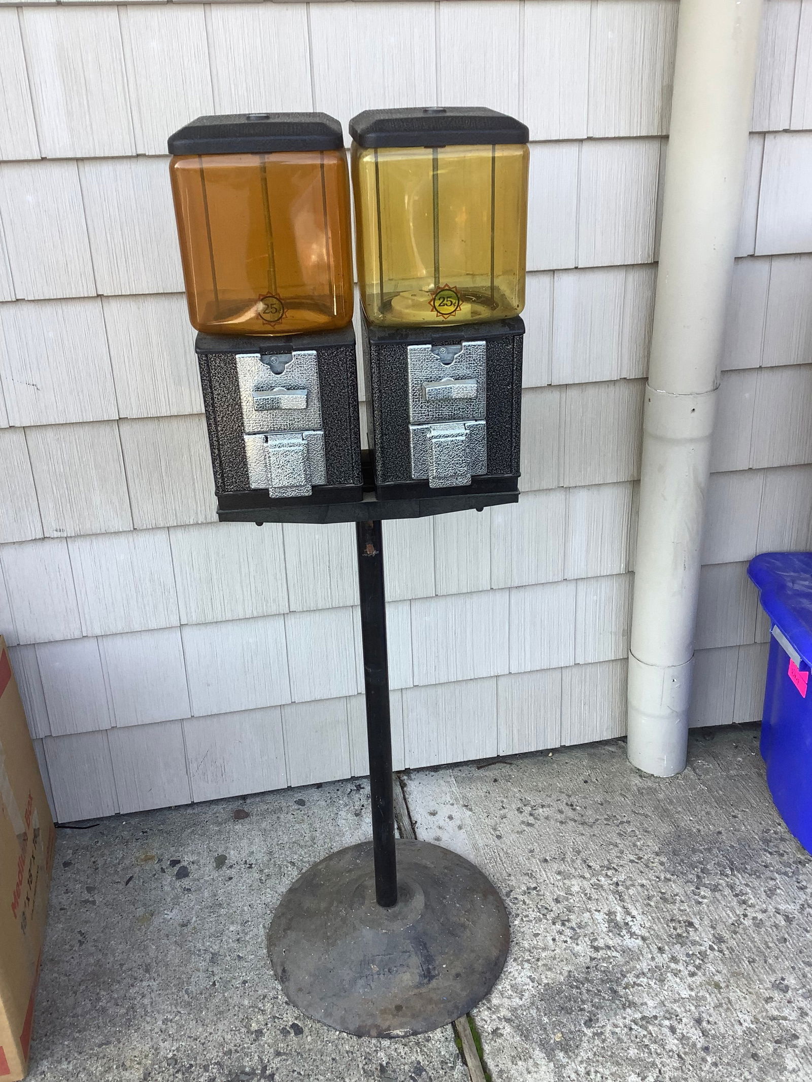 Vintage Double 25 cent Gumball Machine 46 x 13 1/2 x 6 1/2 (1 of 1)